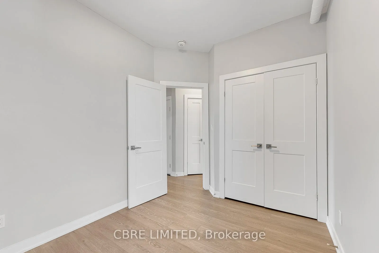657 Barton Street E, #201