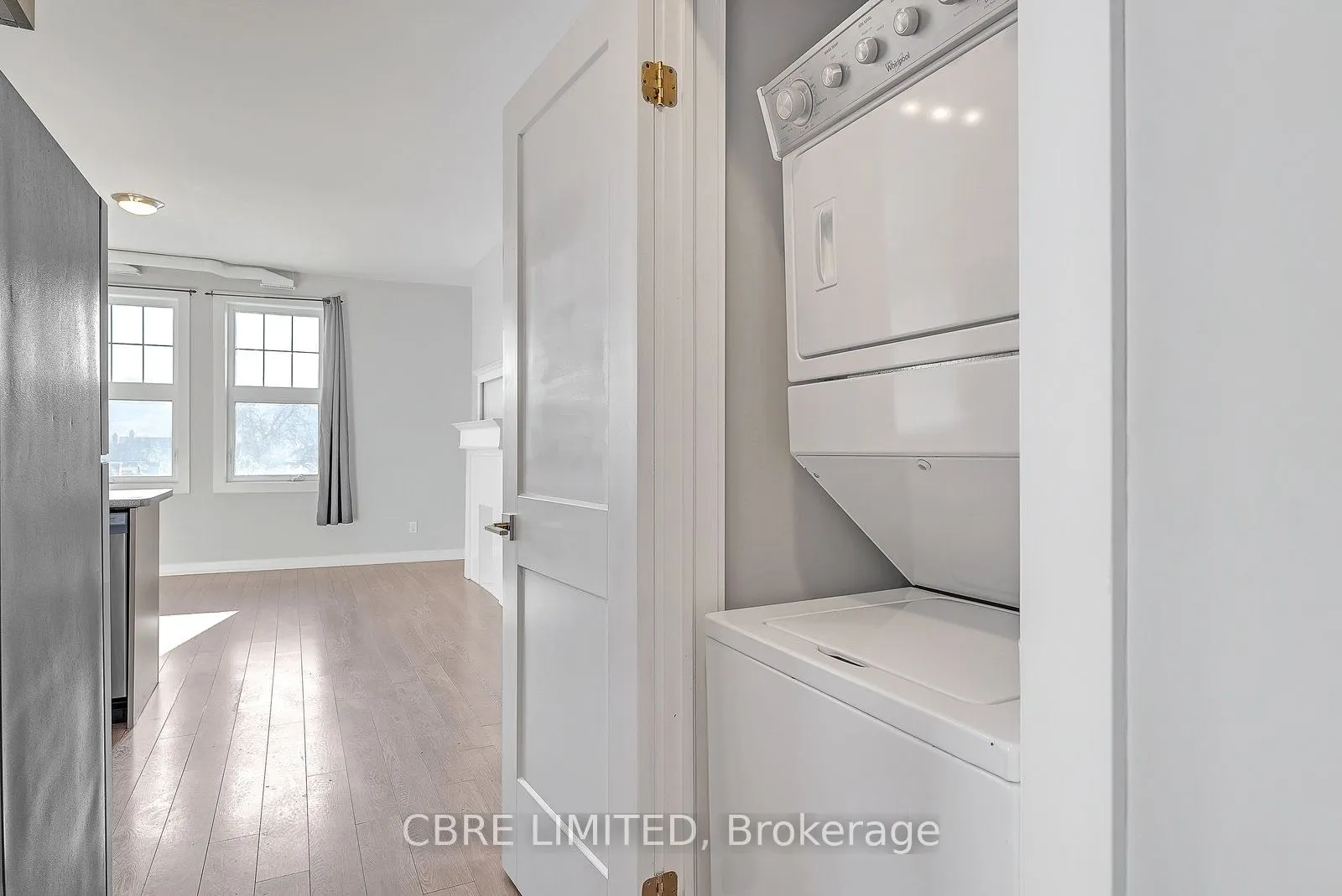 657 Barton Street E, #201