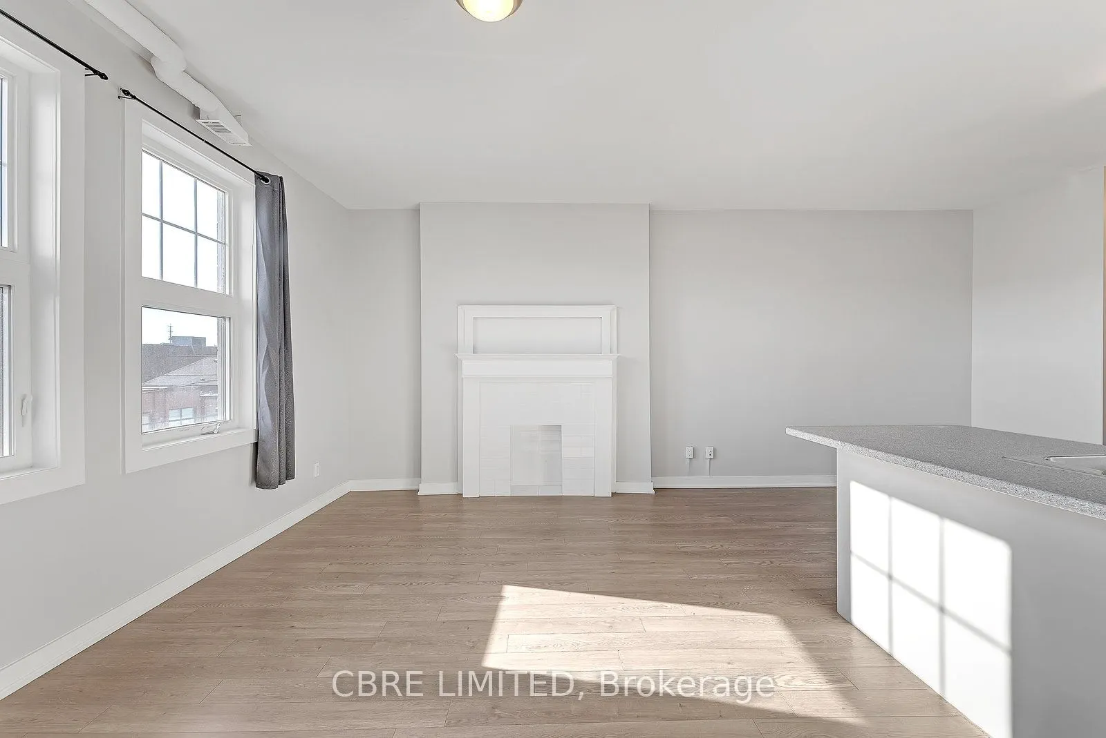 657 Barton Street E, #201