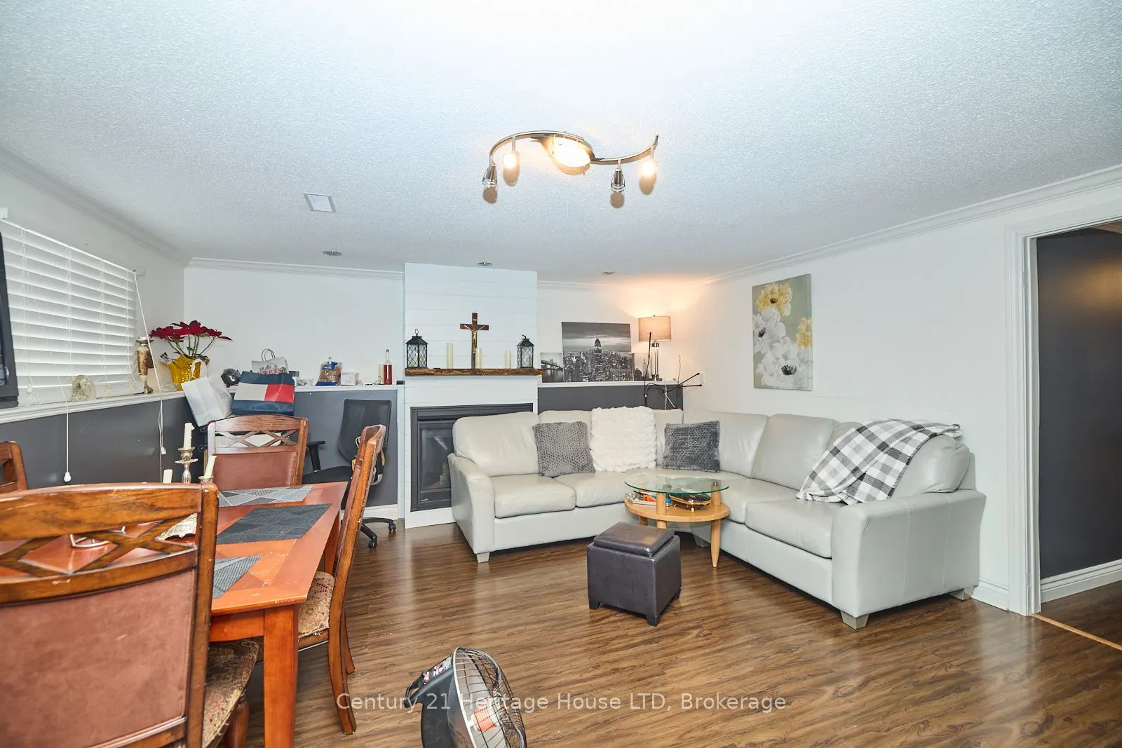 27 Mayfair Drive