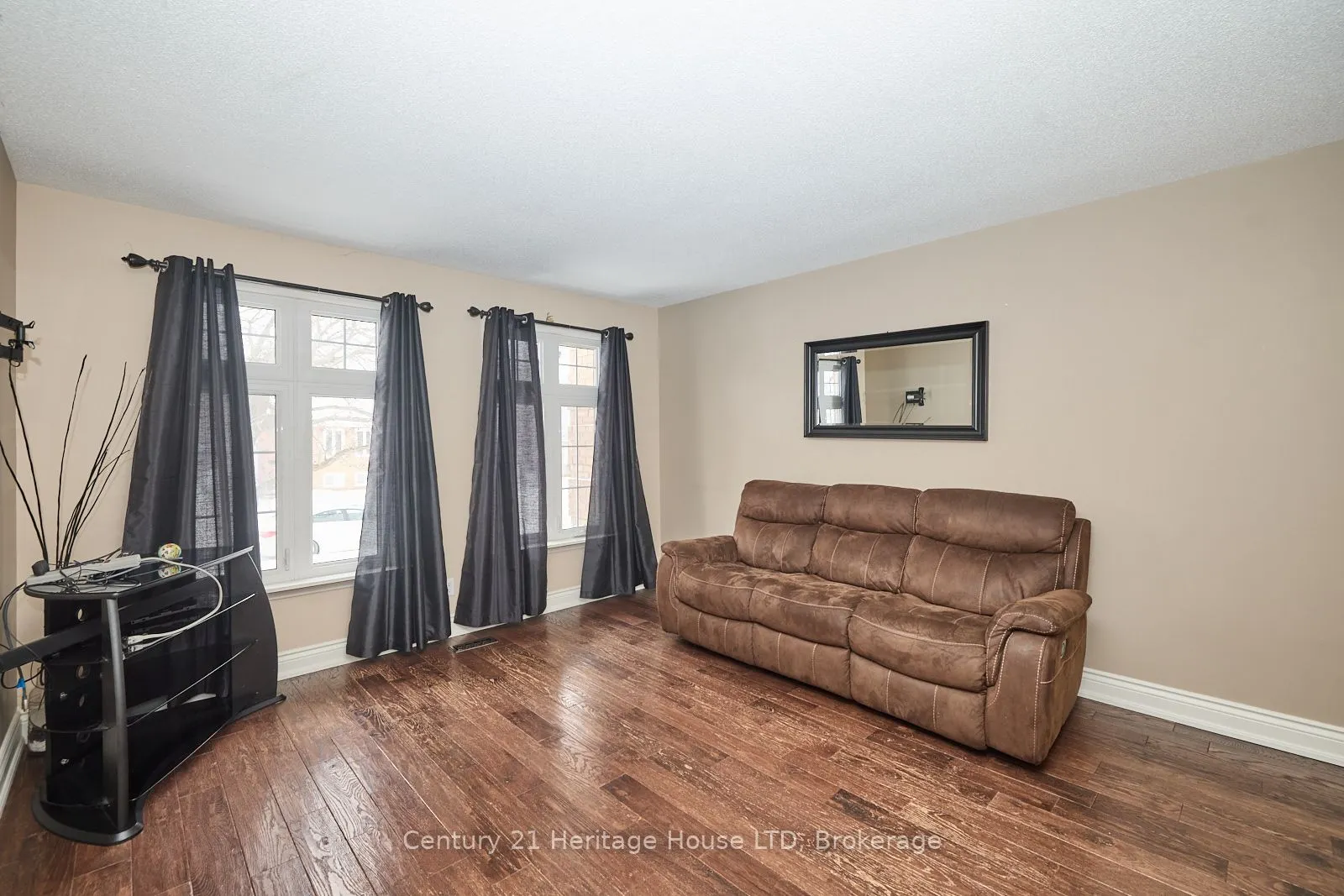 27 Mayfair Drive