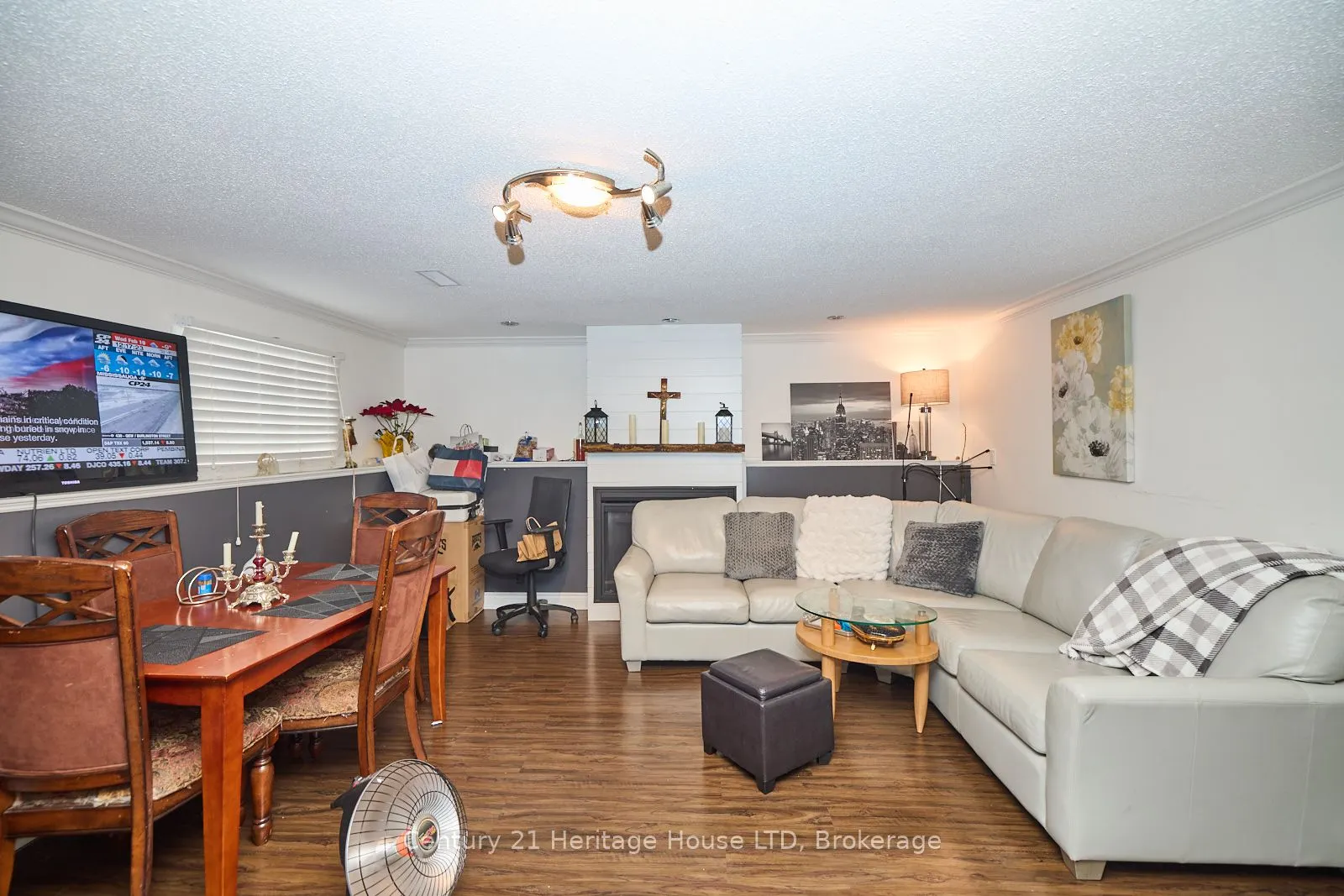 27 Mayfair Drive