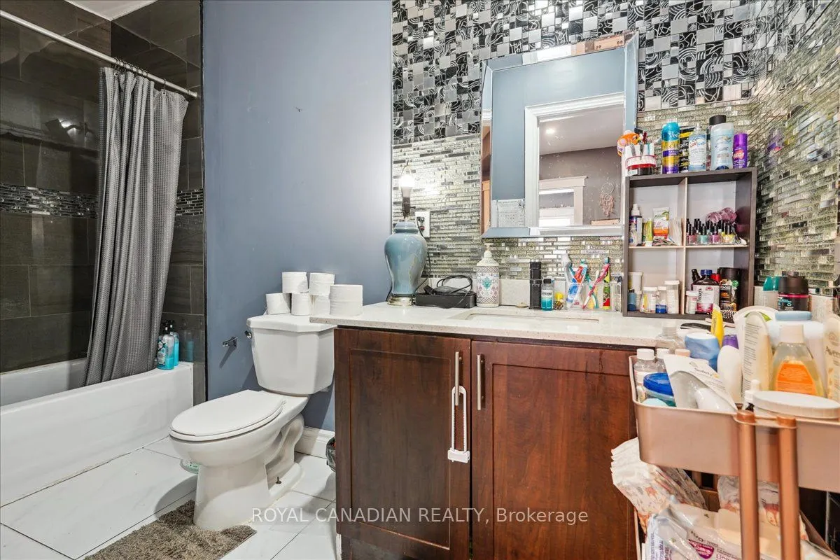 341 George Street S