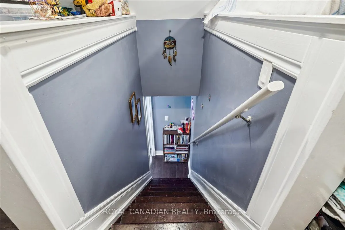 341 George Street S