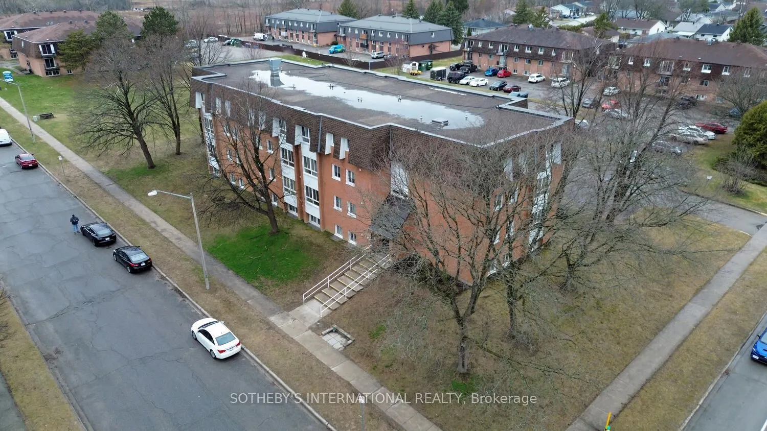 810 Kyle Court, #102