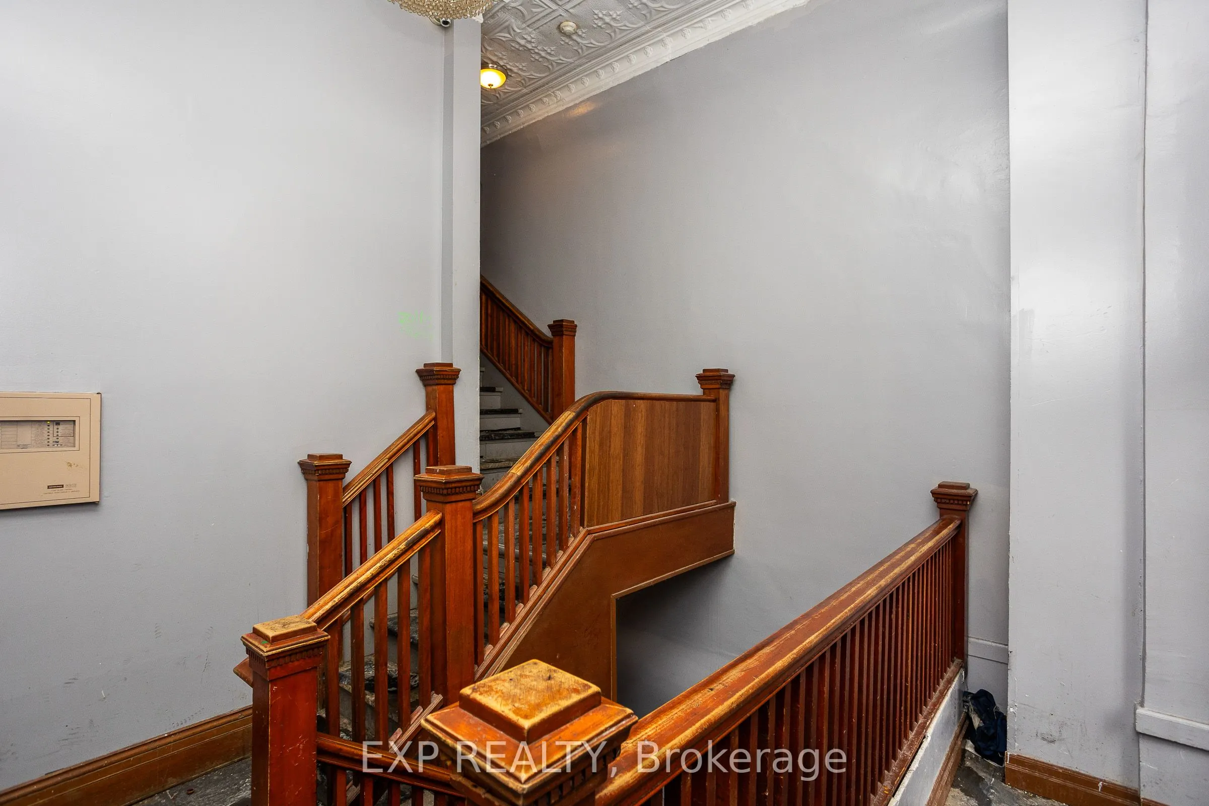 942-944 2nd Avenue E