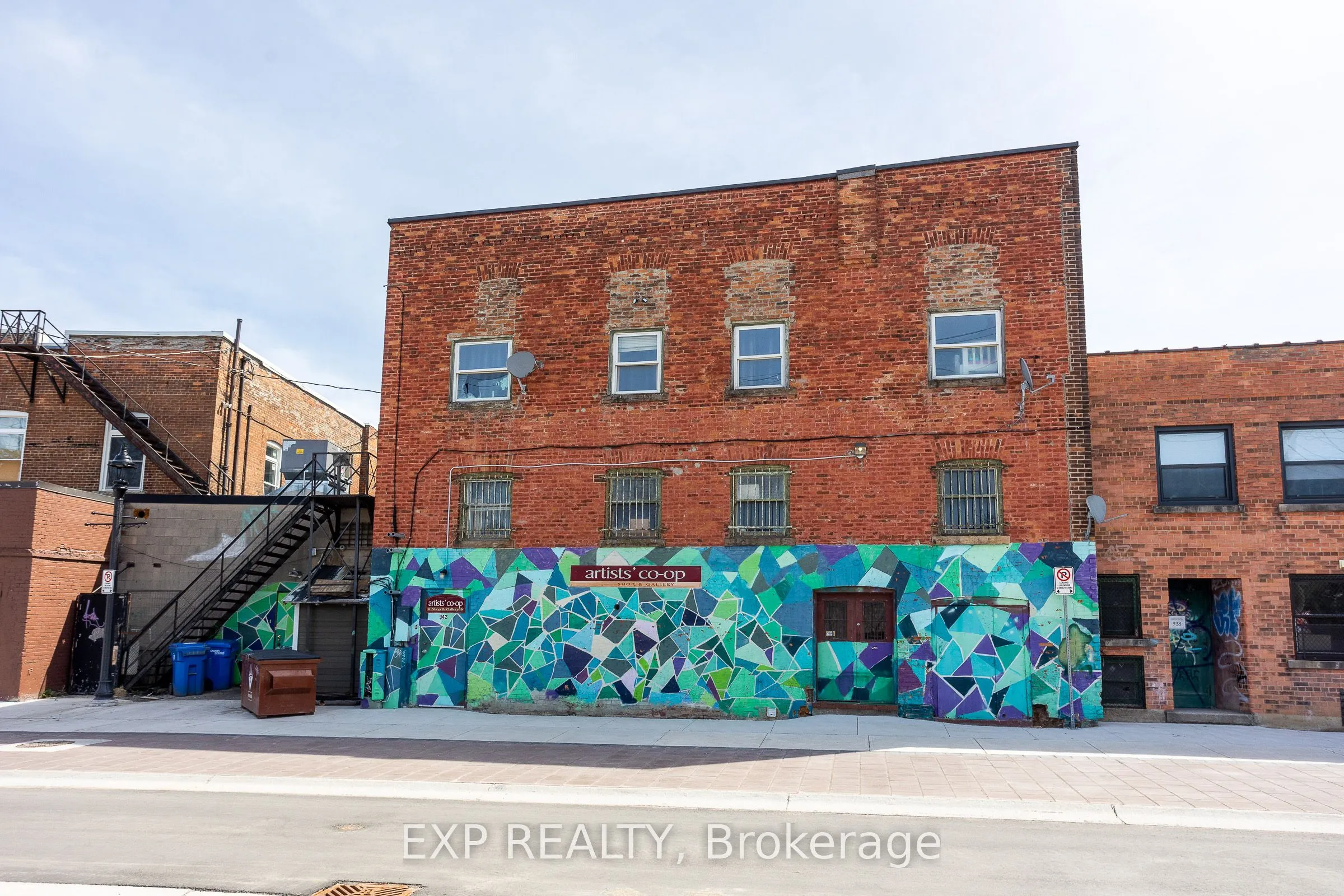 942-944 2nd Avenue E