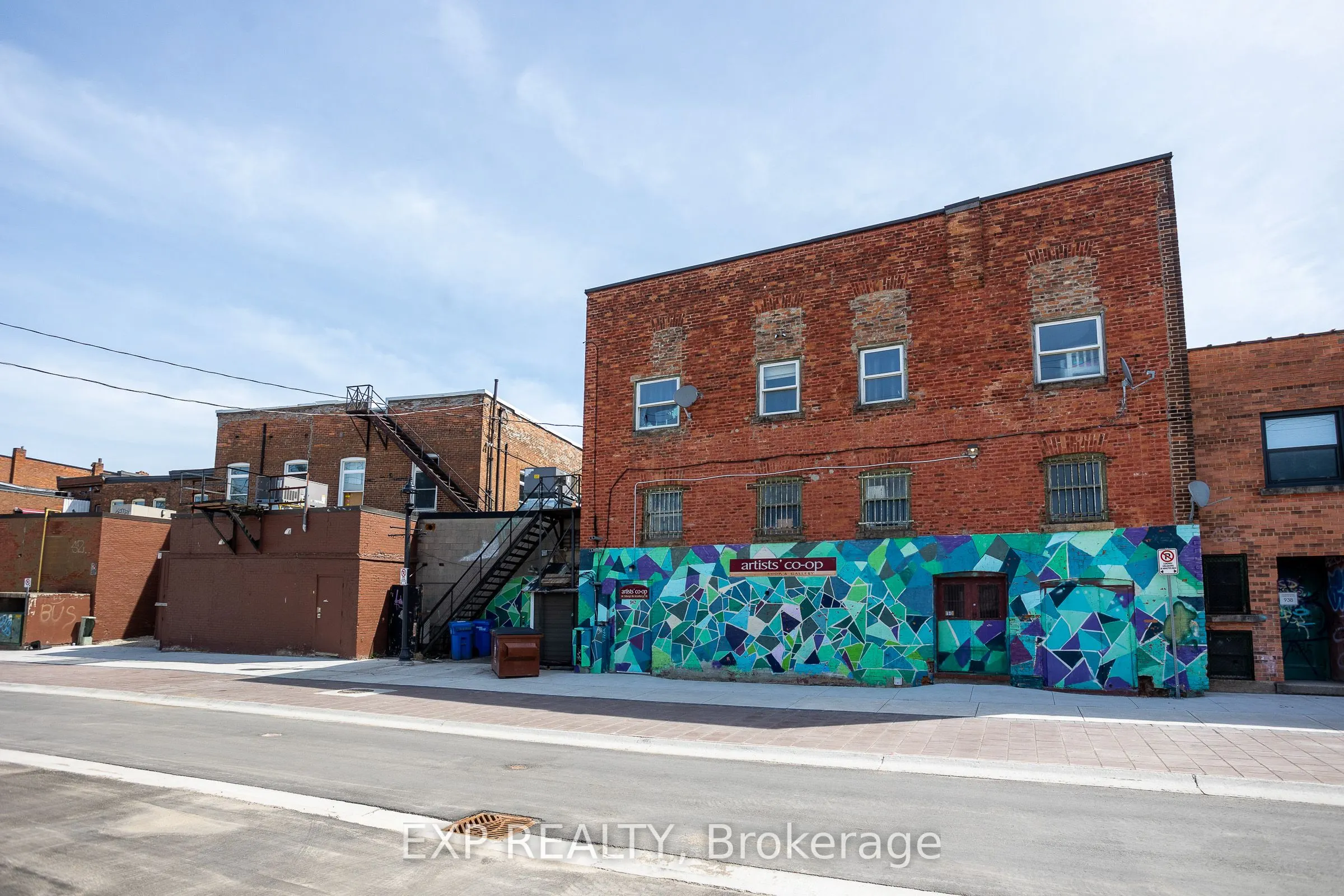 942-944 2nd Avenue E