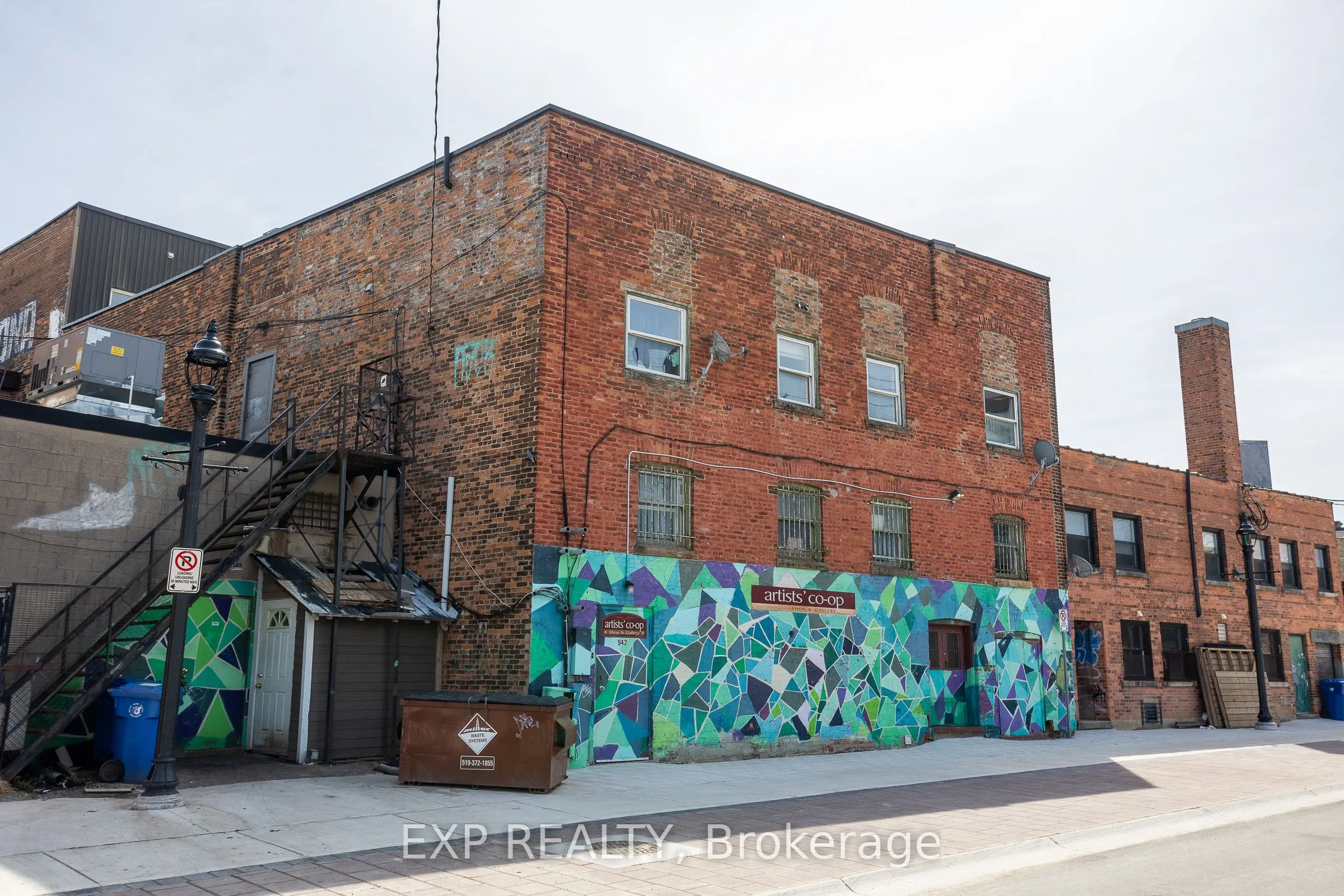 942-944 2nd Avenue E