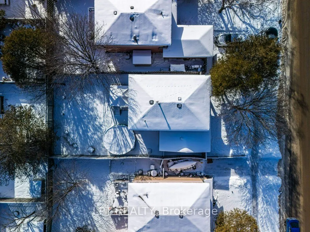 725 Cedarwood Drive