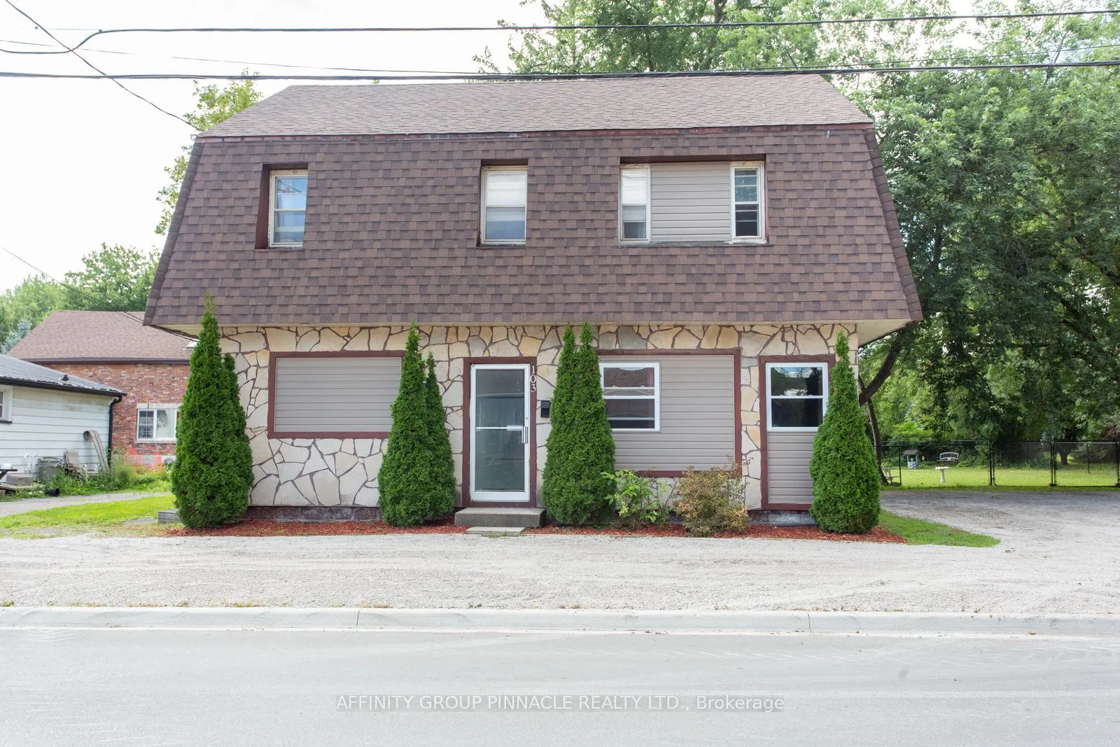 103 Durham Street W