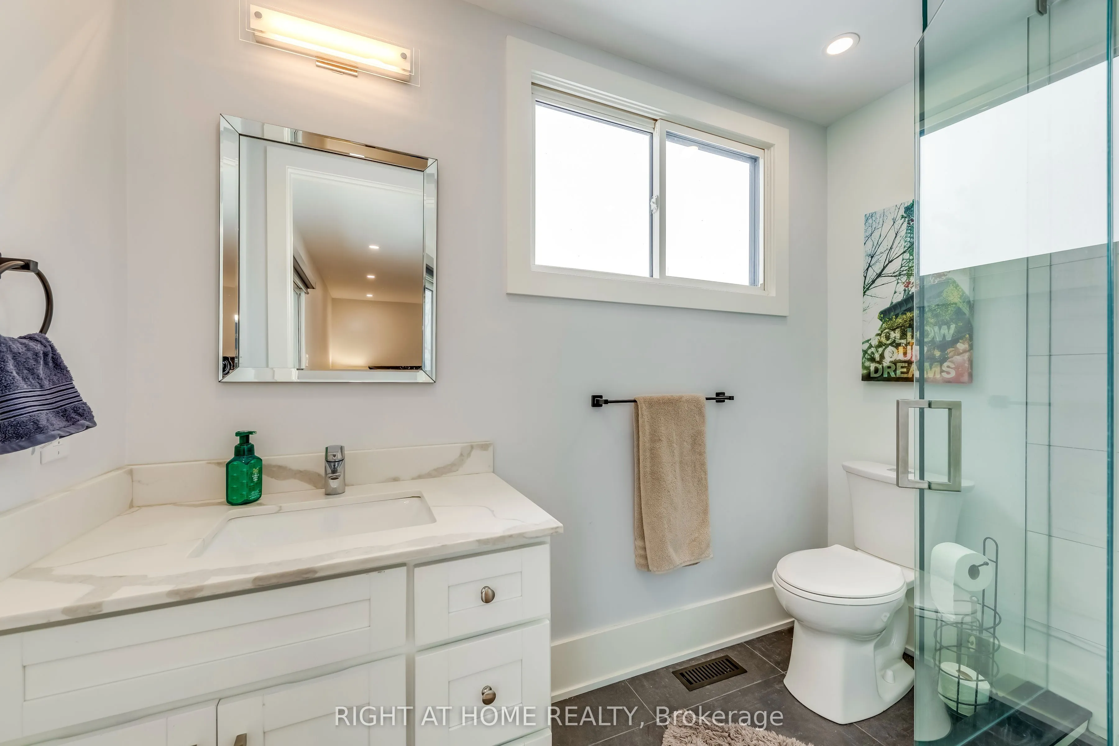 146 7th Concession Road E