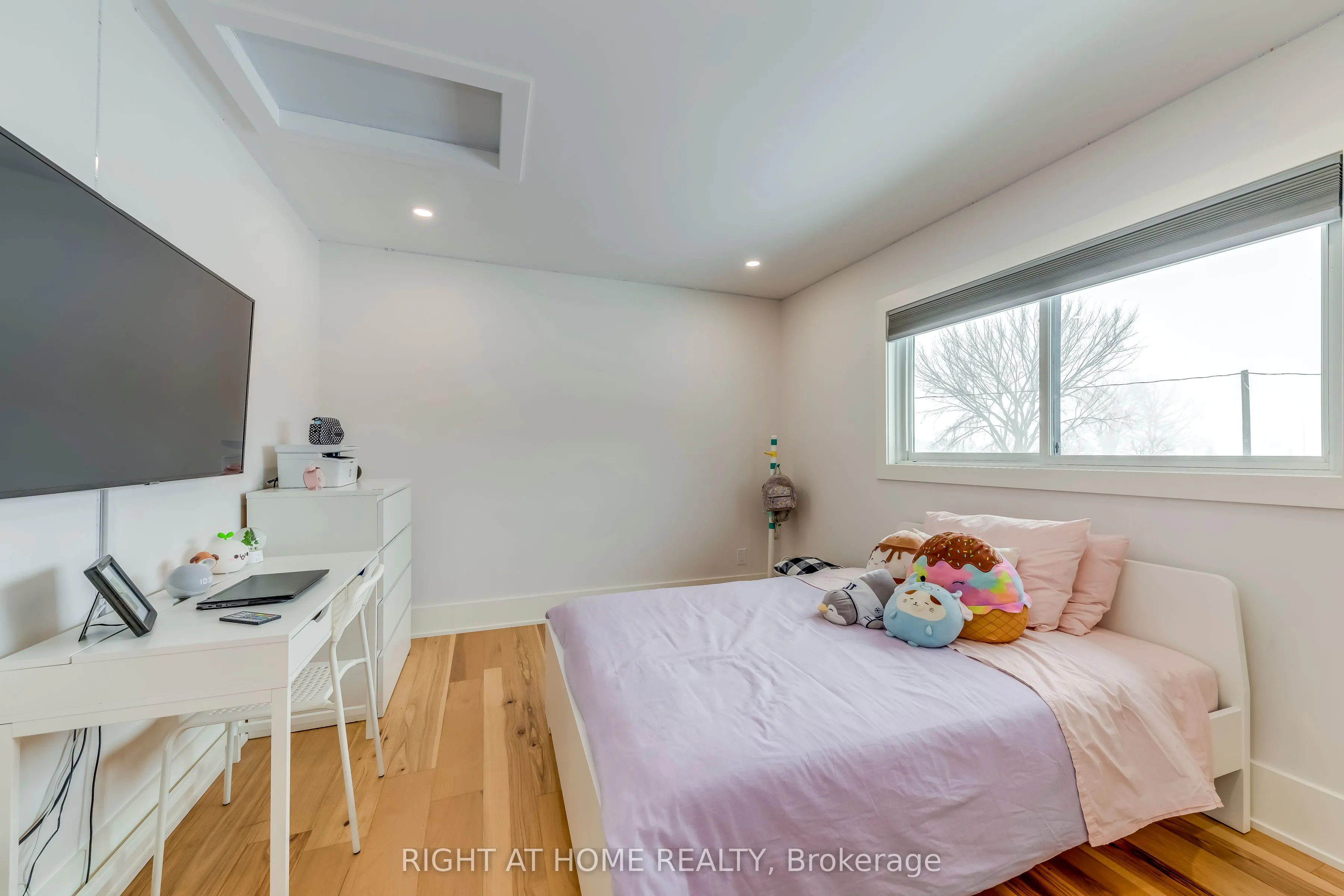 146 7th Concession Road E