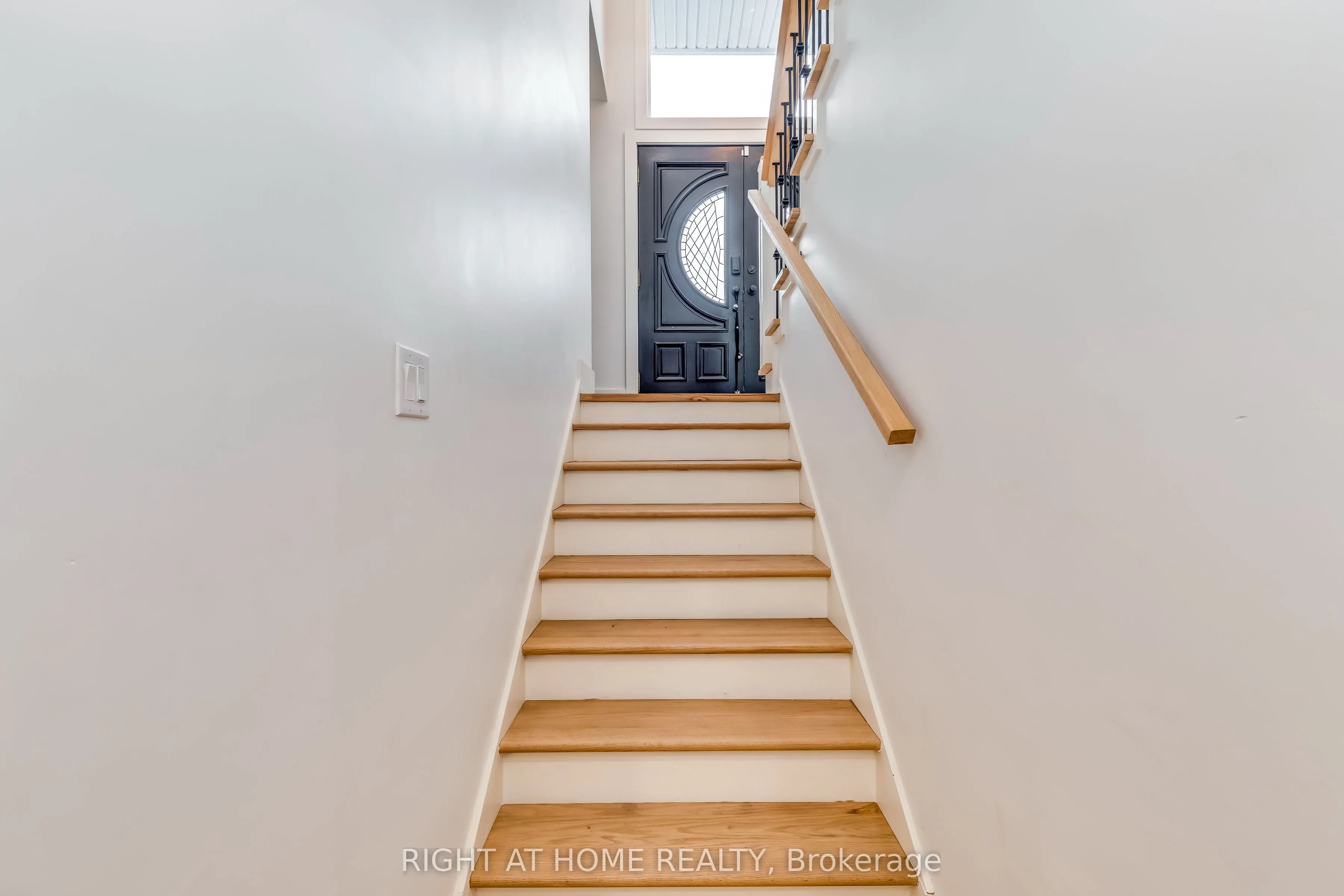146 7th Concession Road E