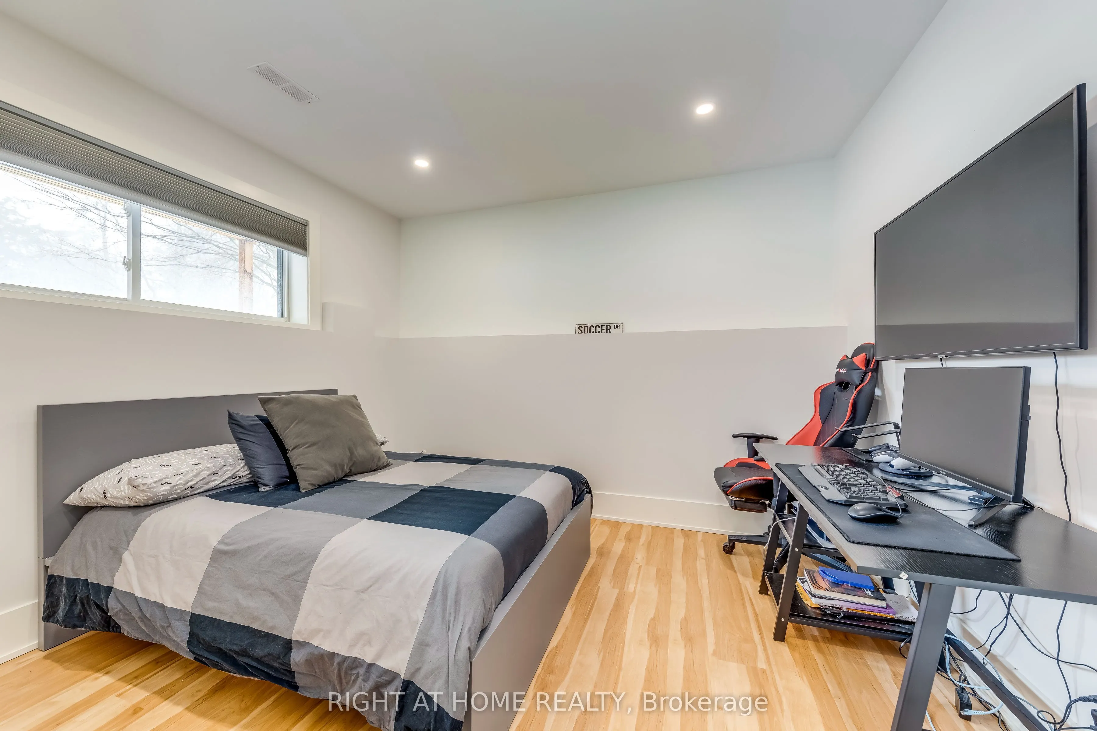 146 7th Concession Road E