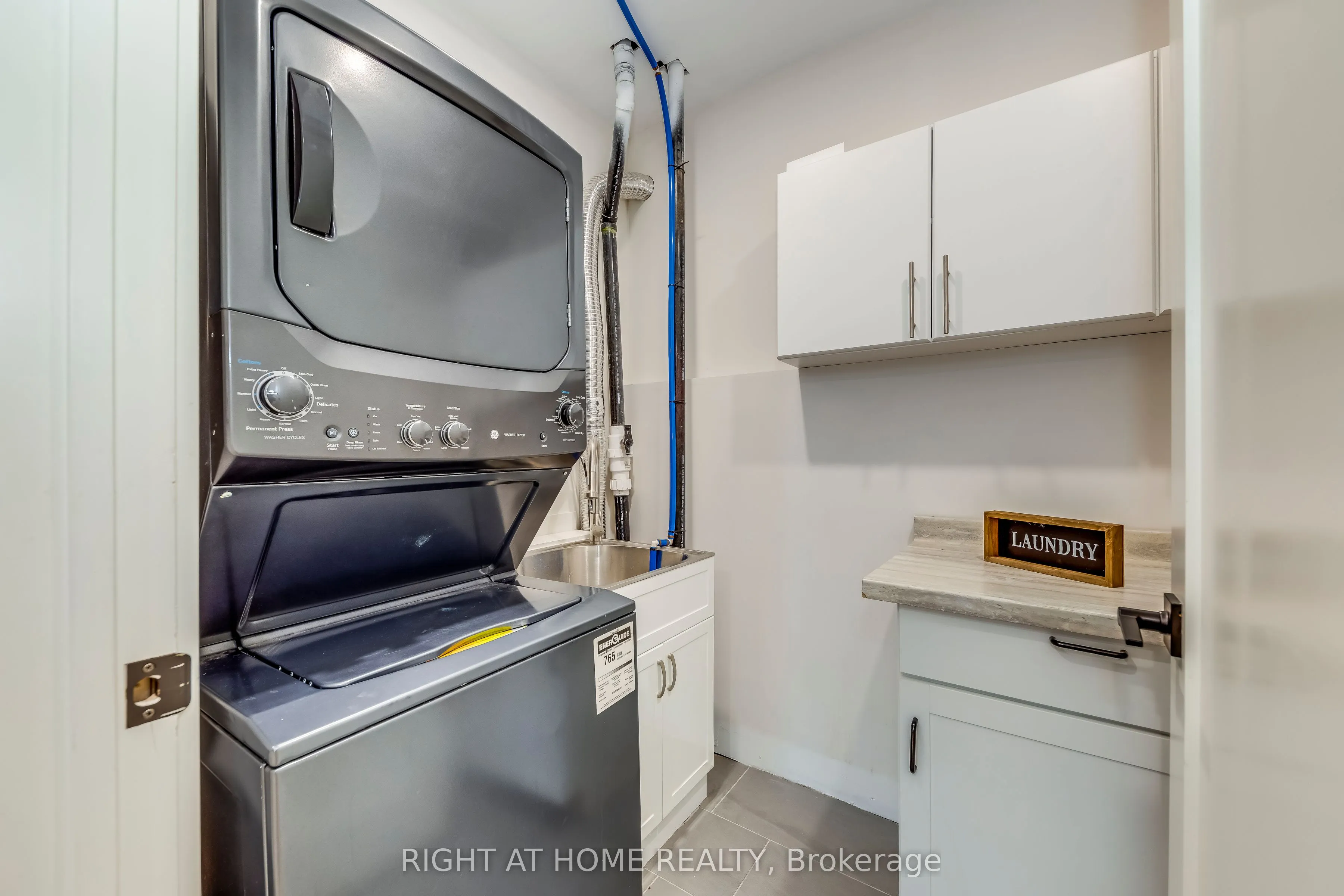 146 7th Concession Road E
