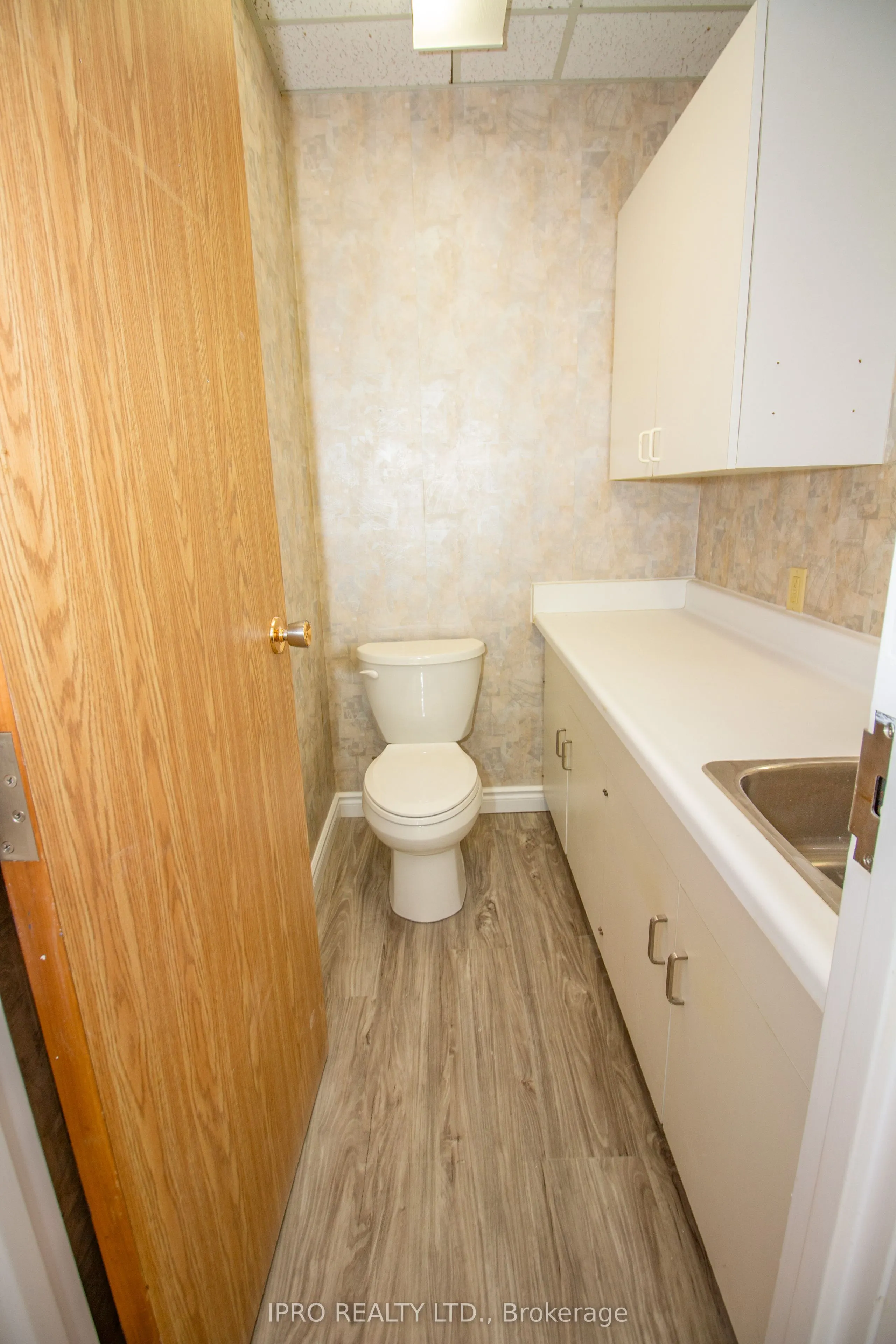 662 Concession Street, #200