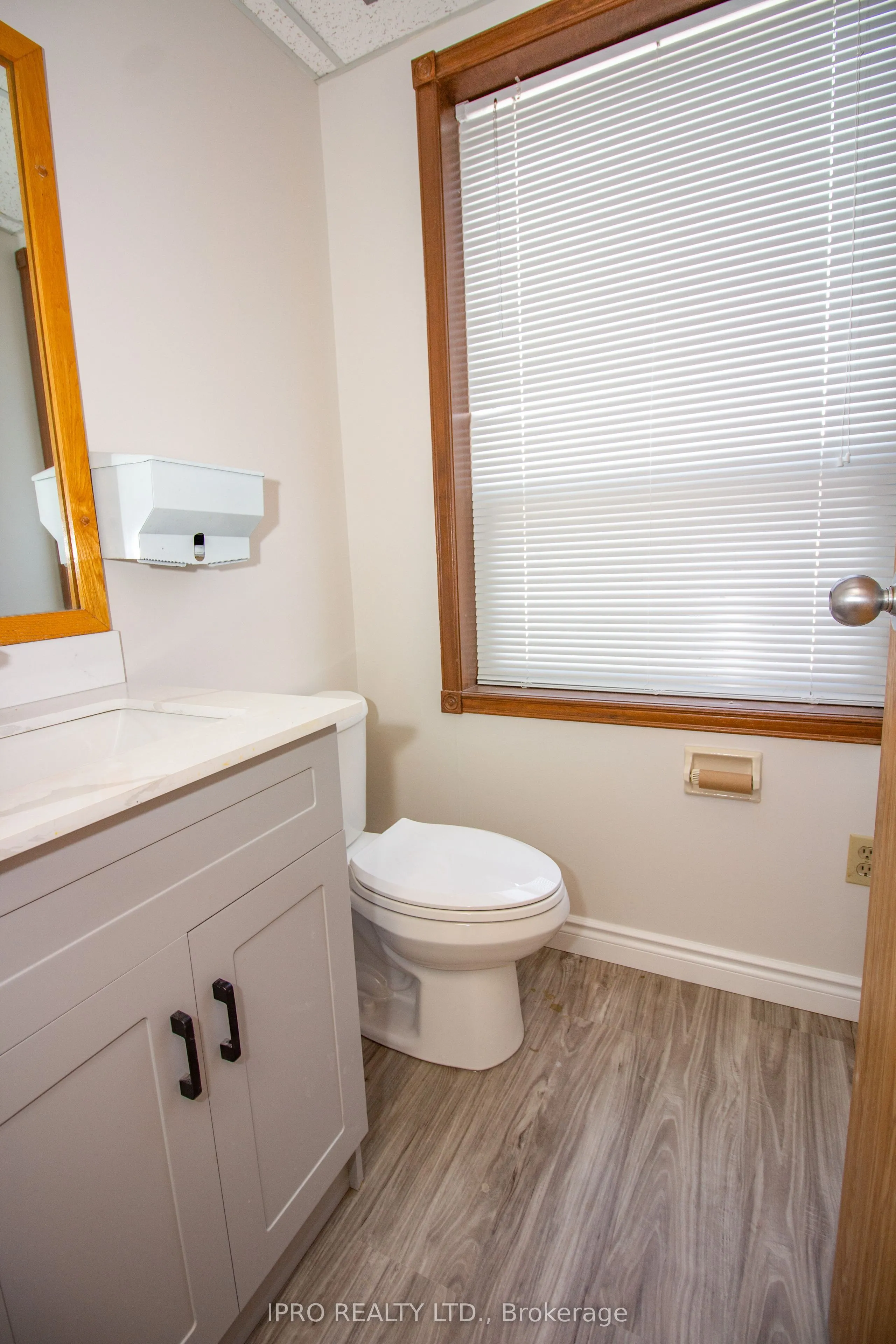 662 Concession Street, #200