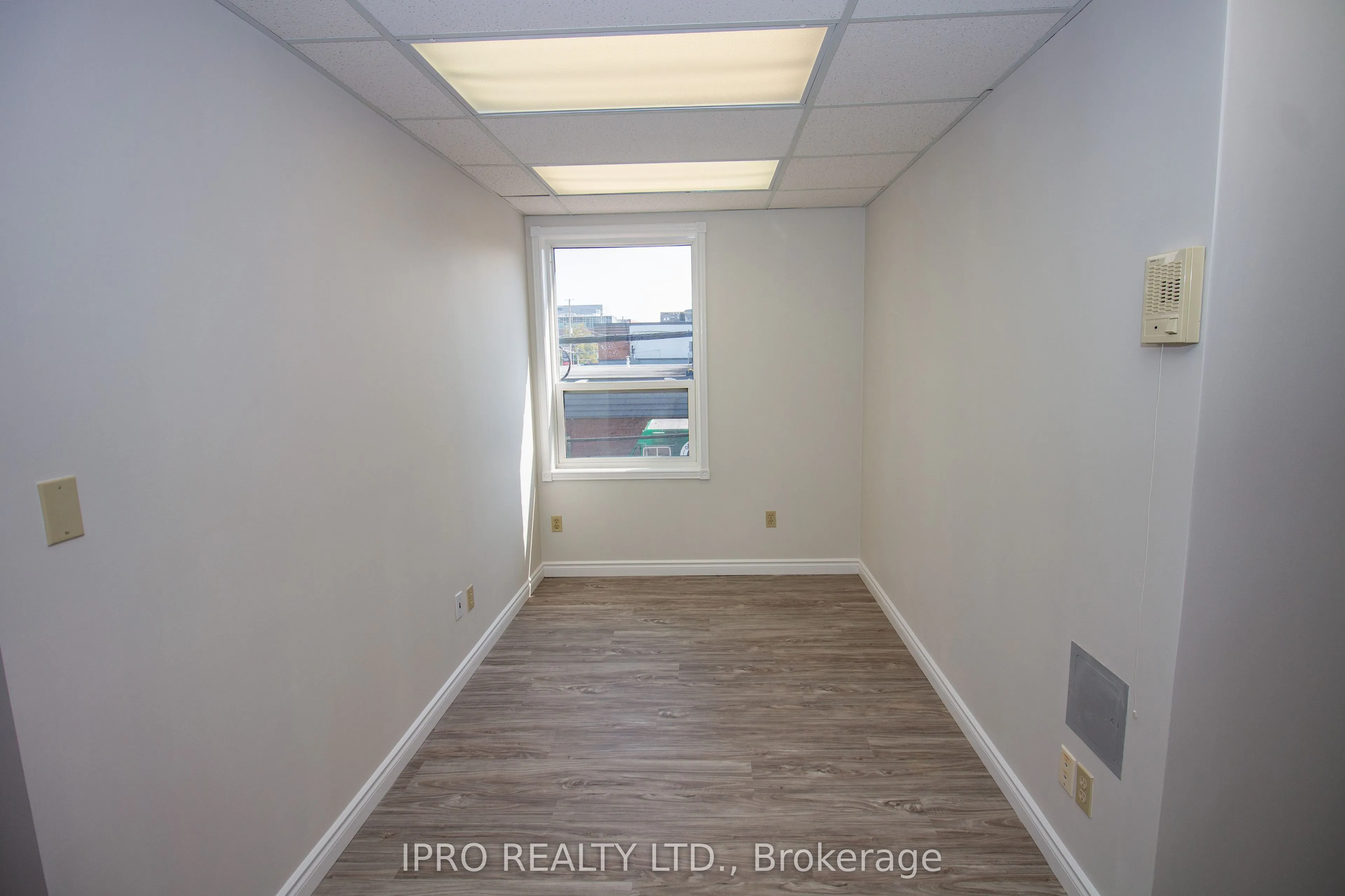 662 Concession Street, #200