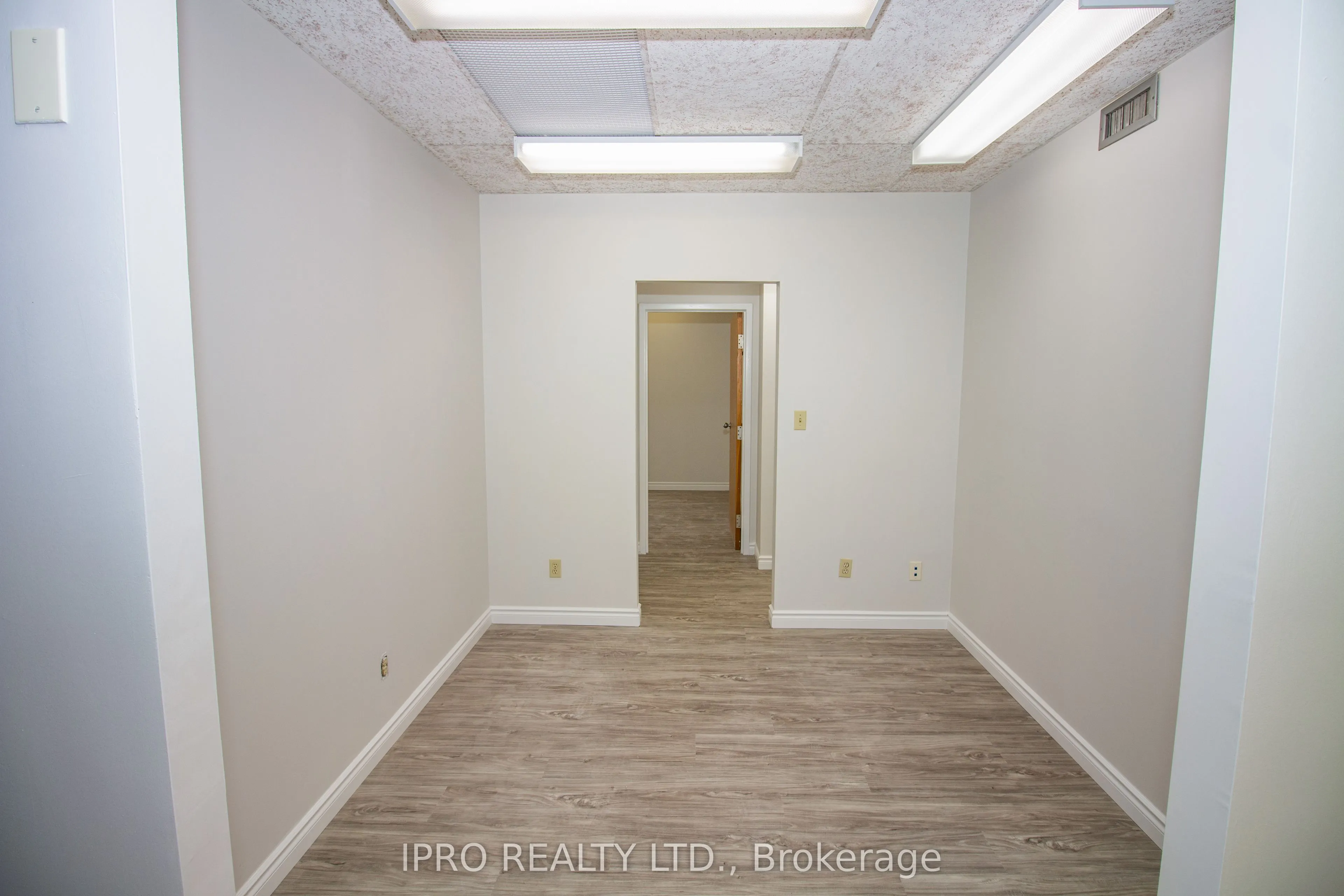 662 Concession Street, #200