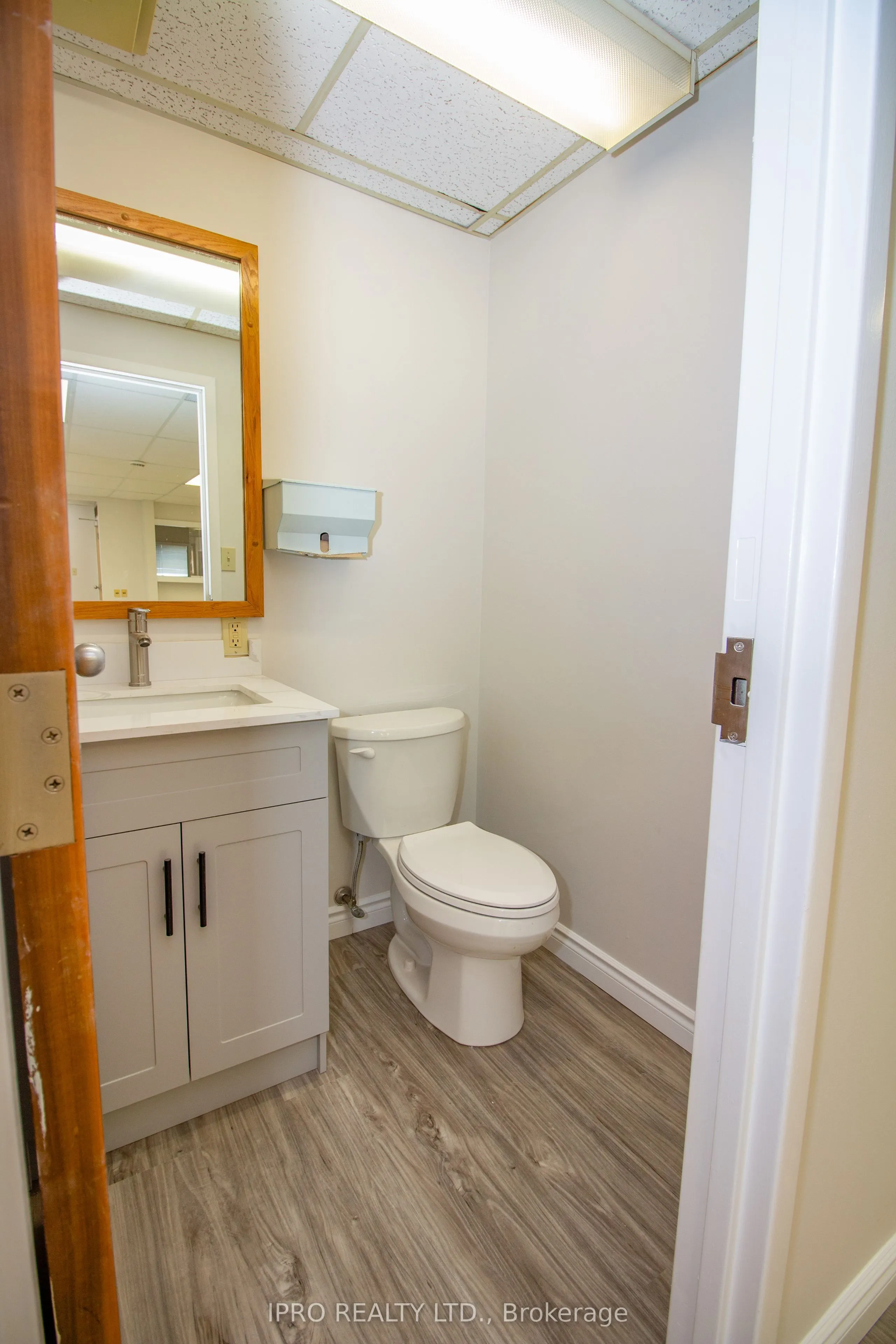 662 Concession Street, #200