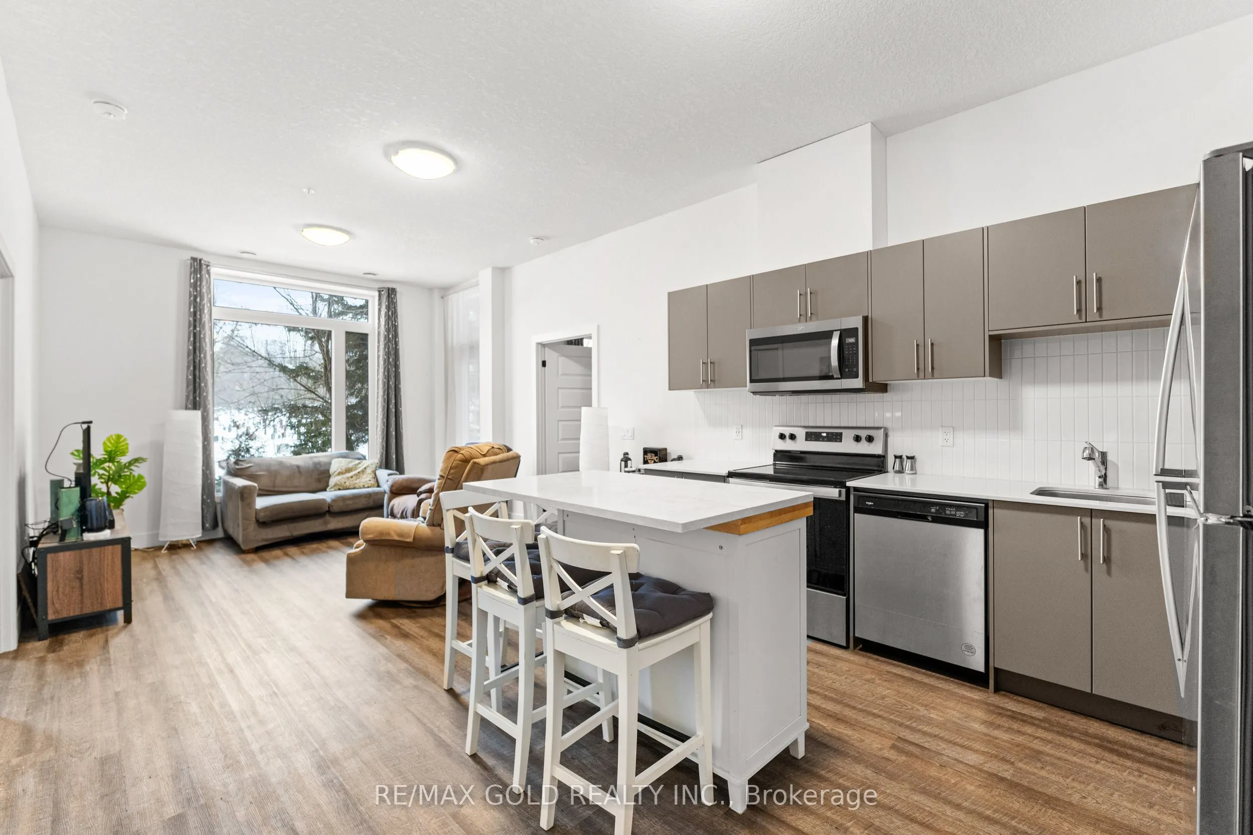 107 Roger Street, #104