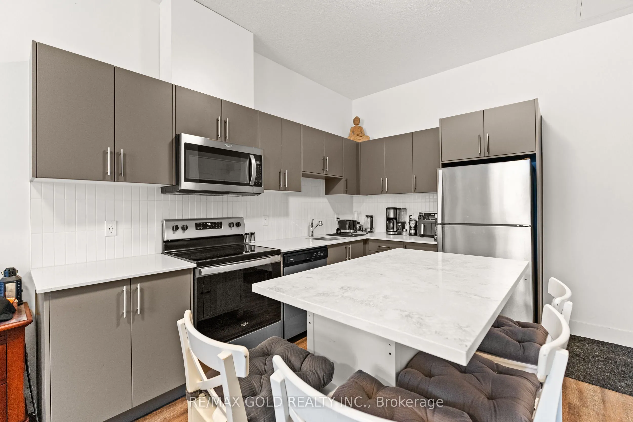107 Roger Street, #104