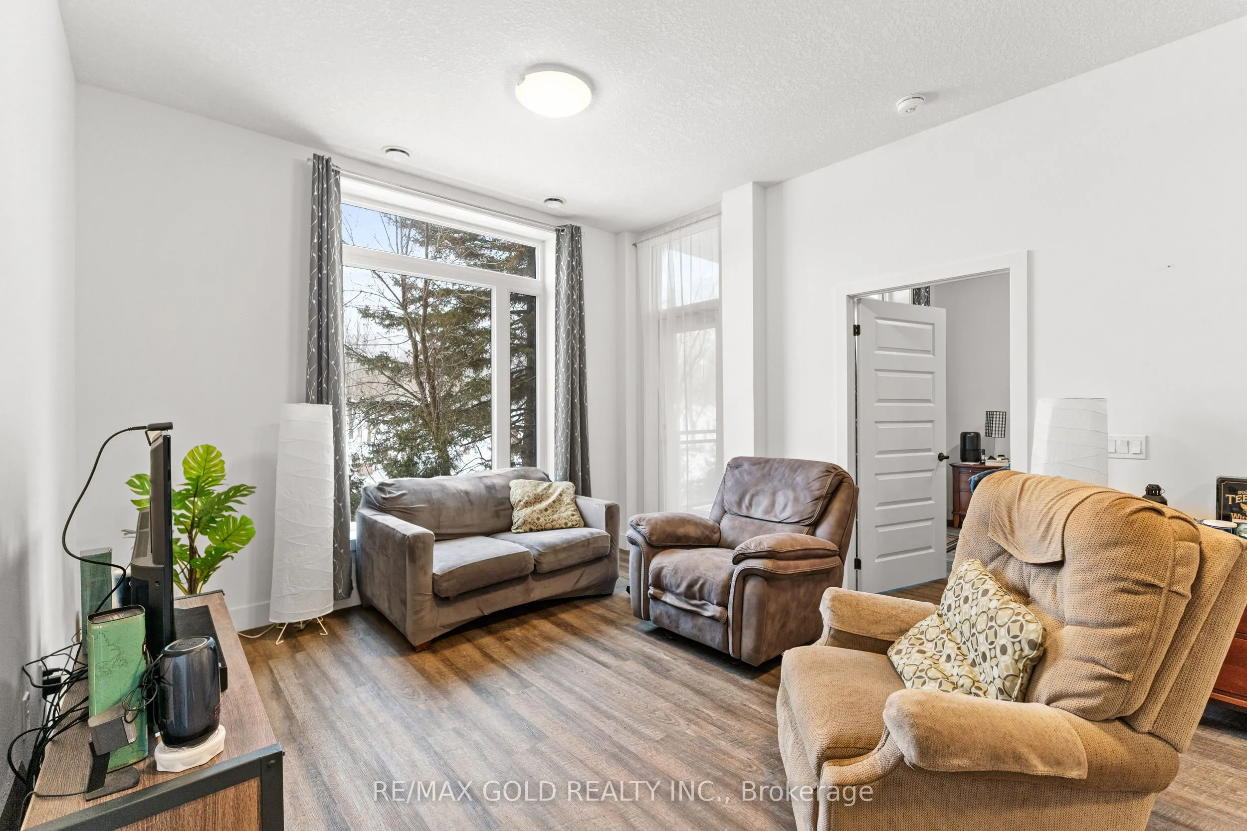 107 Roger Street, #104