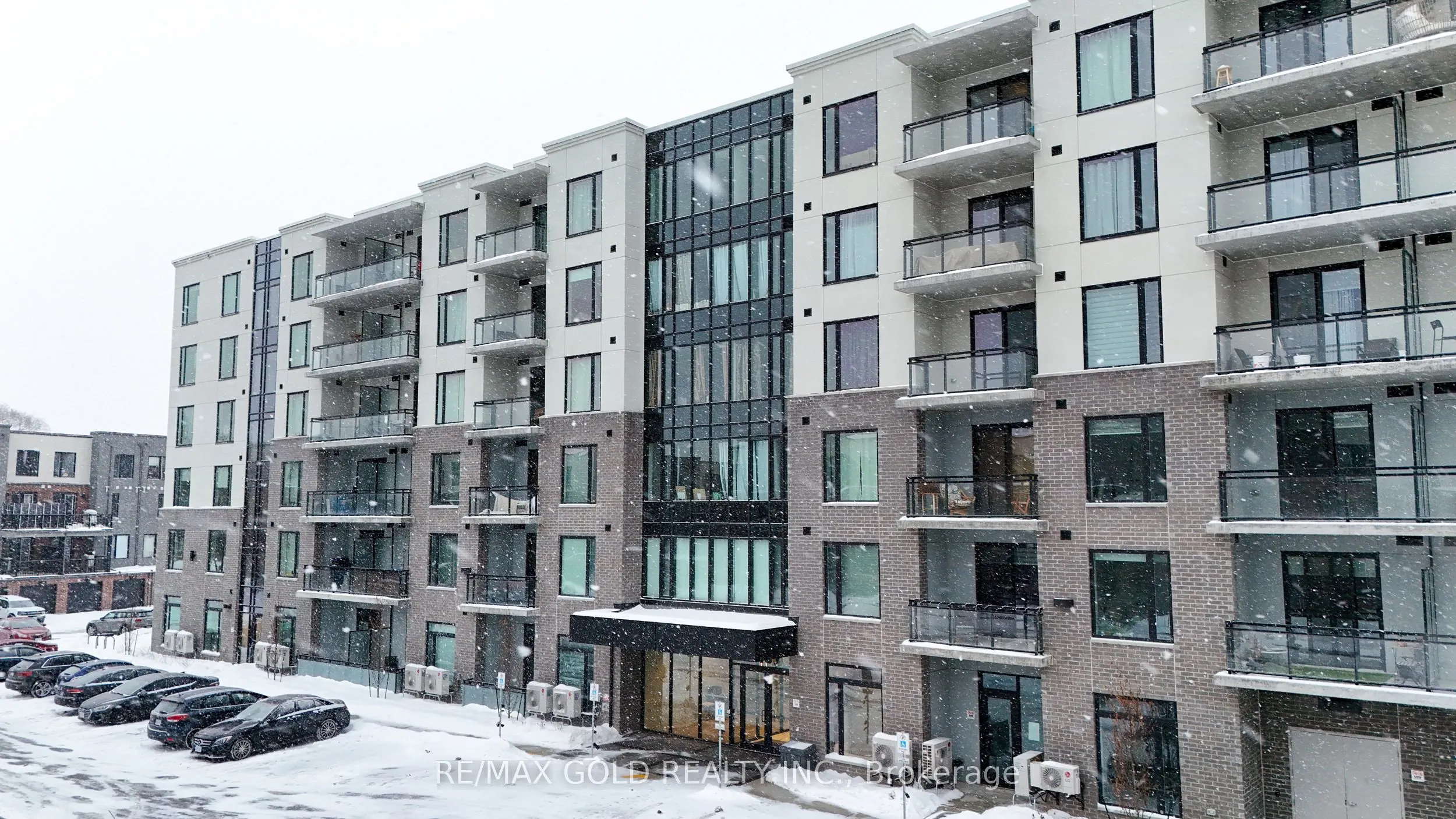 107 Roger Street, #104