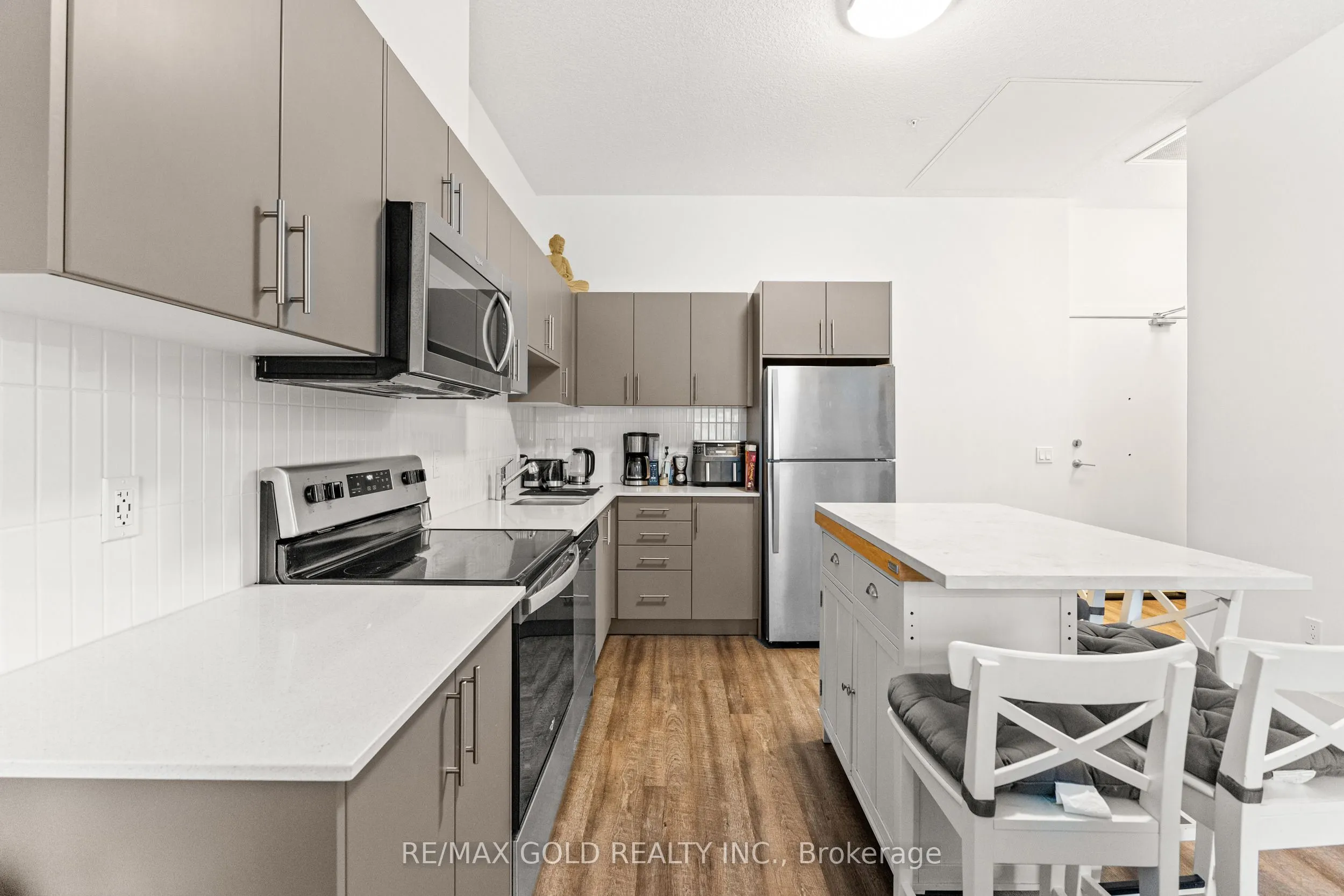 107 Roger Street, #104