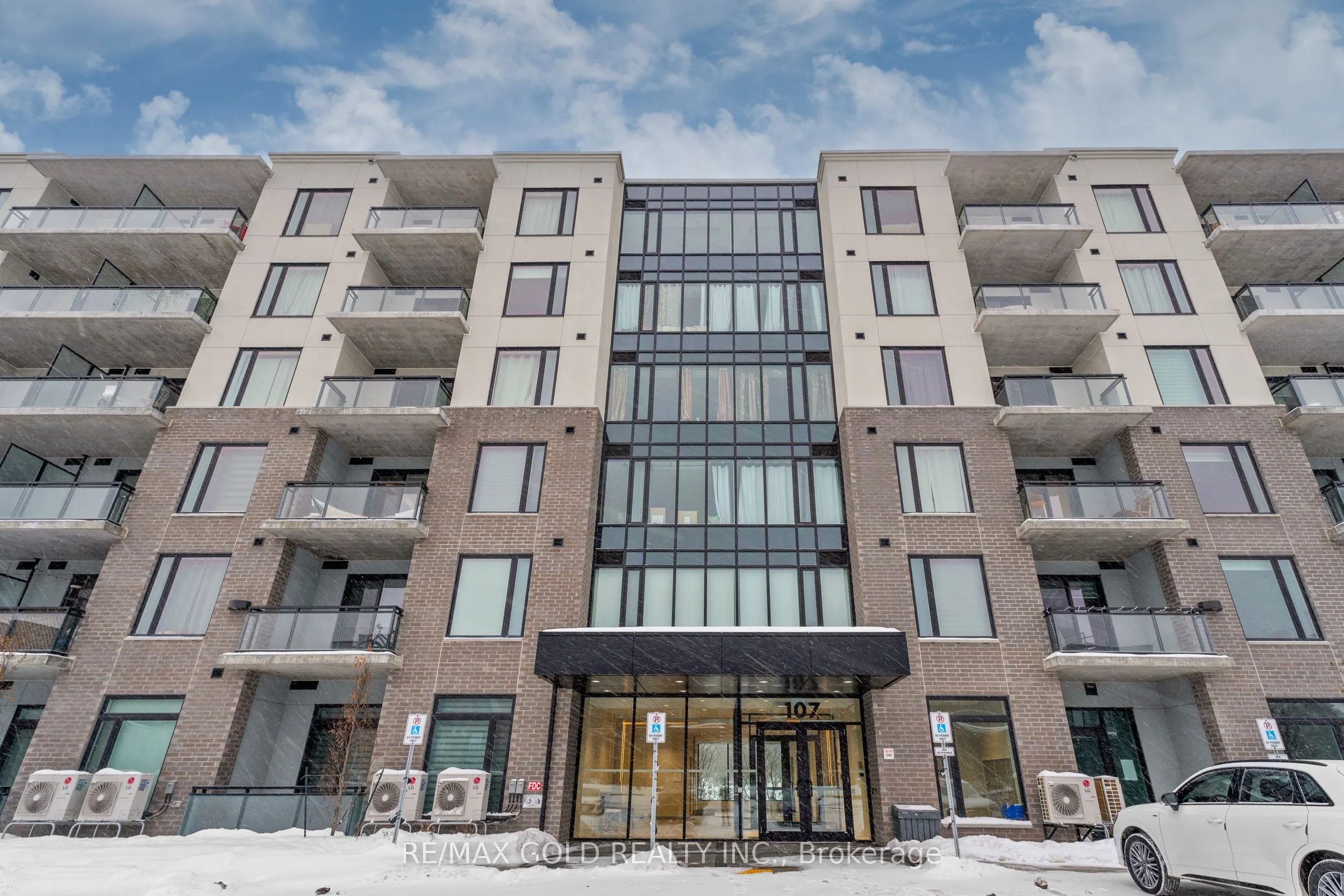 107 Roger Street, #104