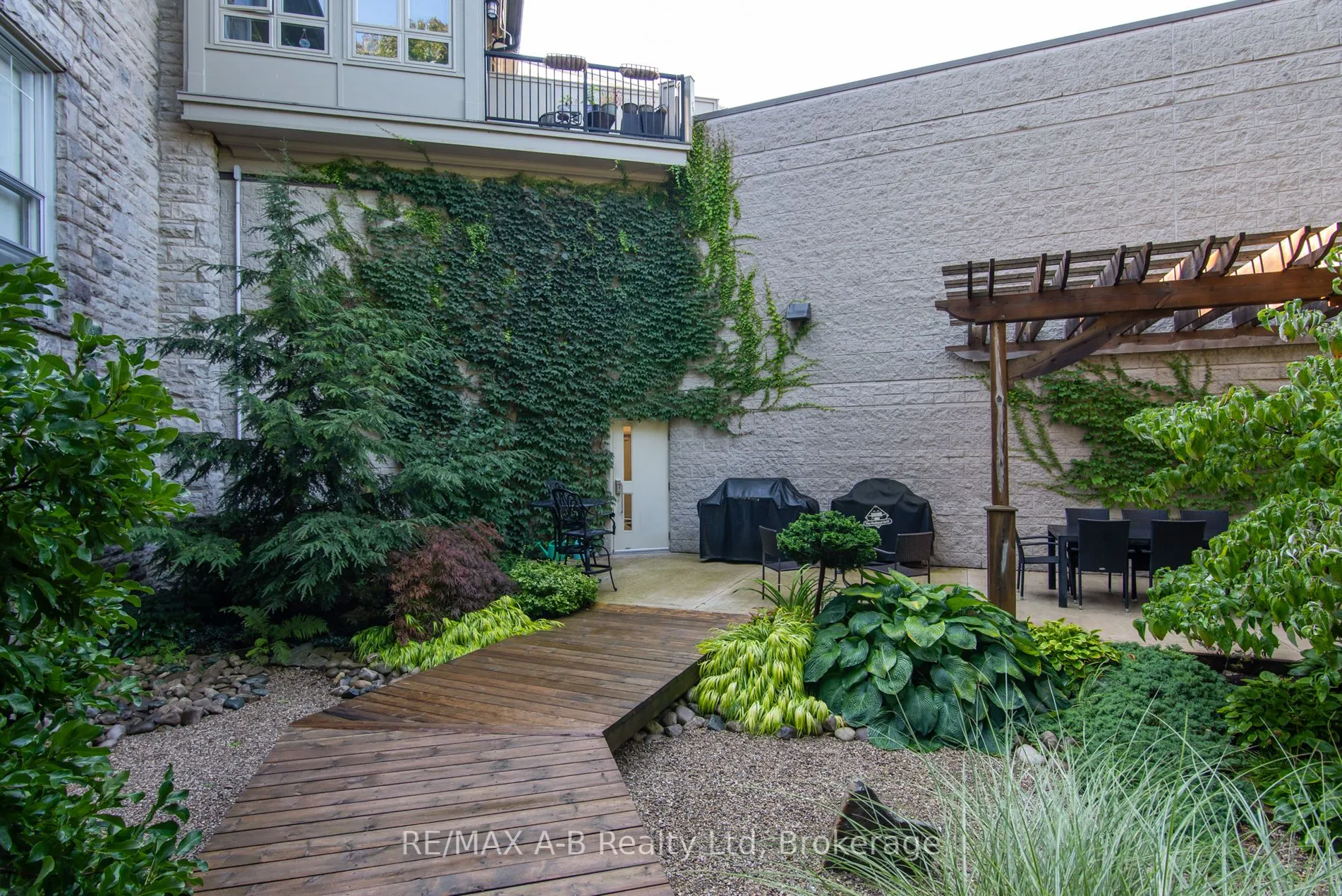 189 Elizabeth Street, #1C