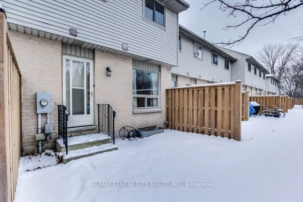 1290 Bentley Drive, #28