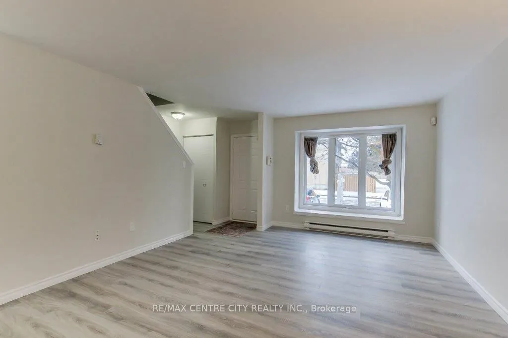 1290 Bentley Drive, #28