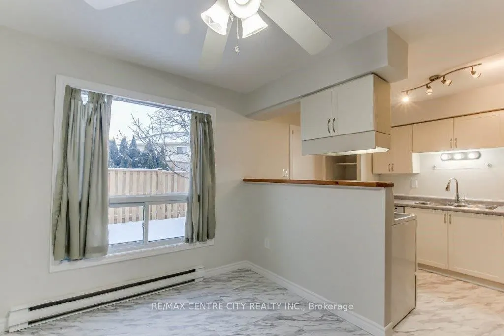1290 Bentley Drive, #28