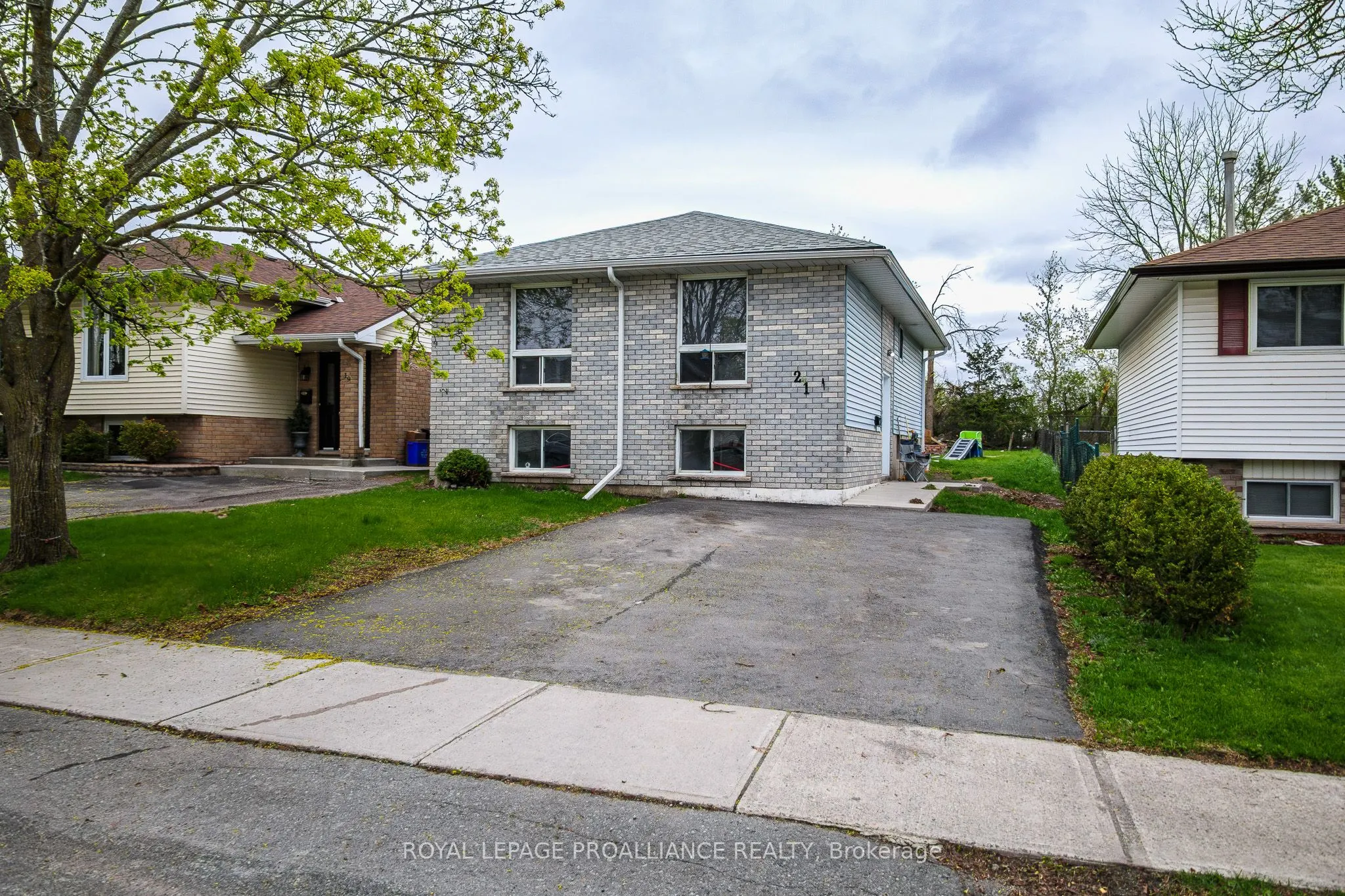 21 Pepper Avenue