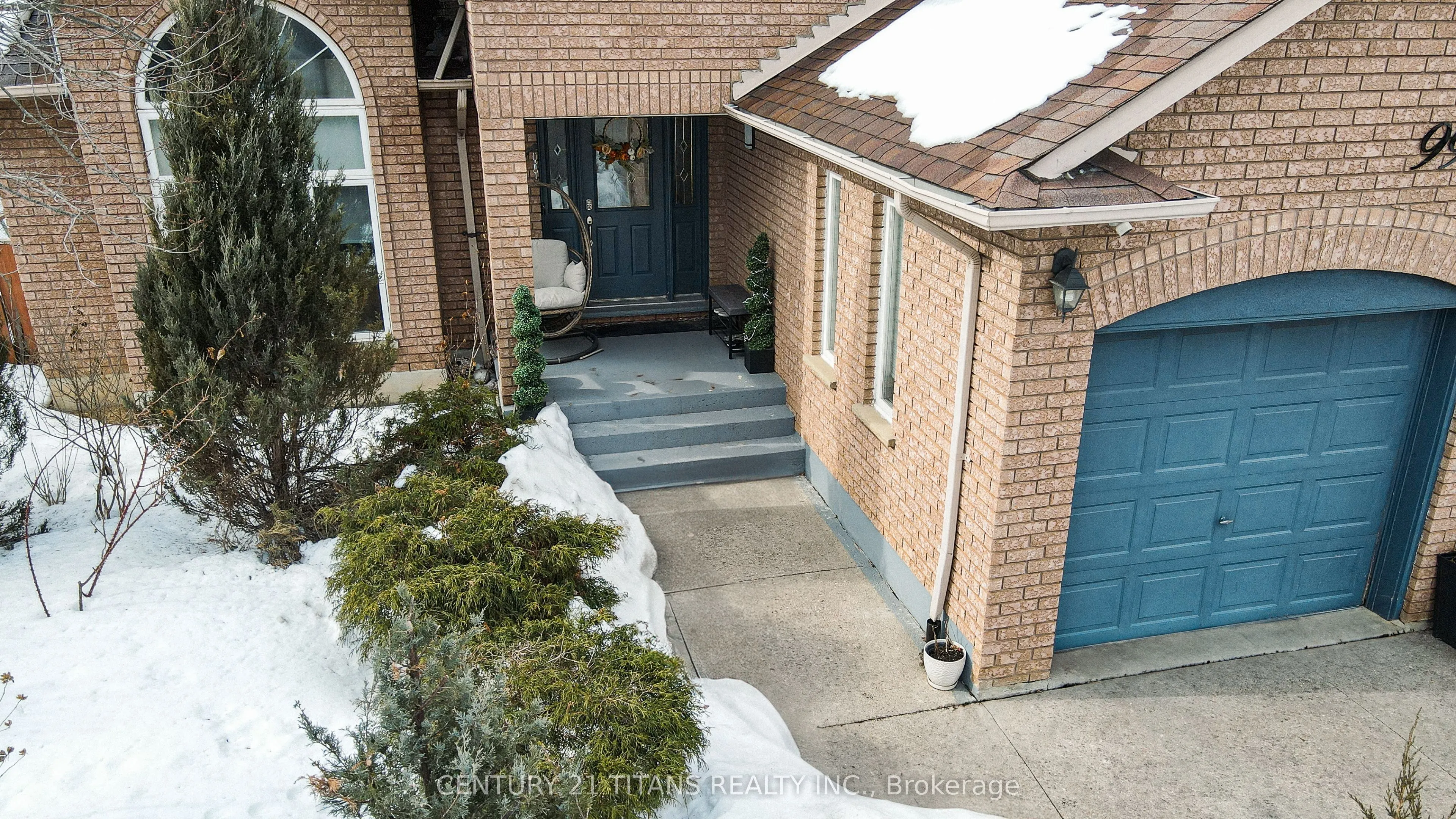 99 Donnici Drive