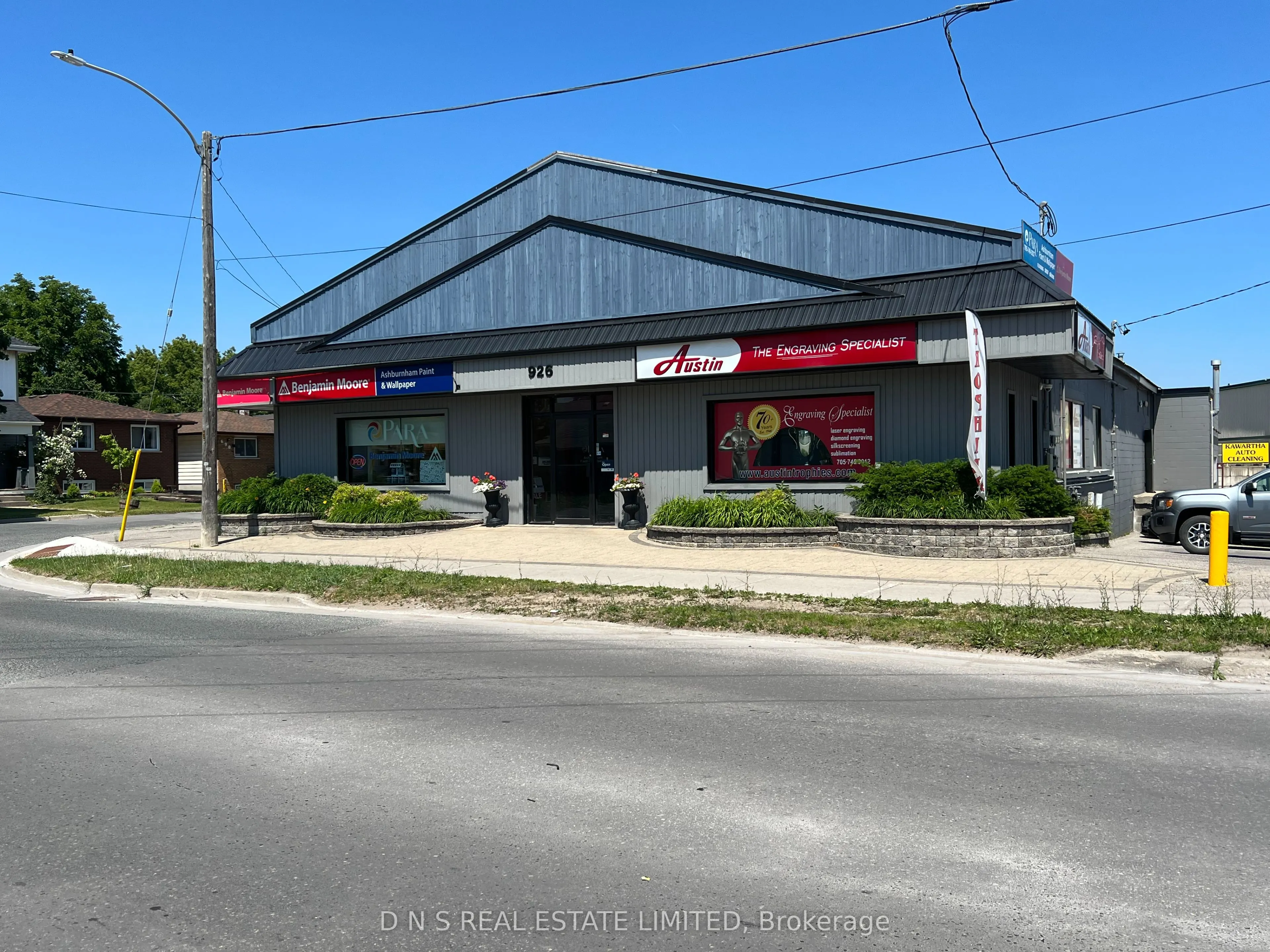926 HIGH Street