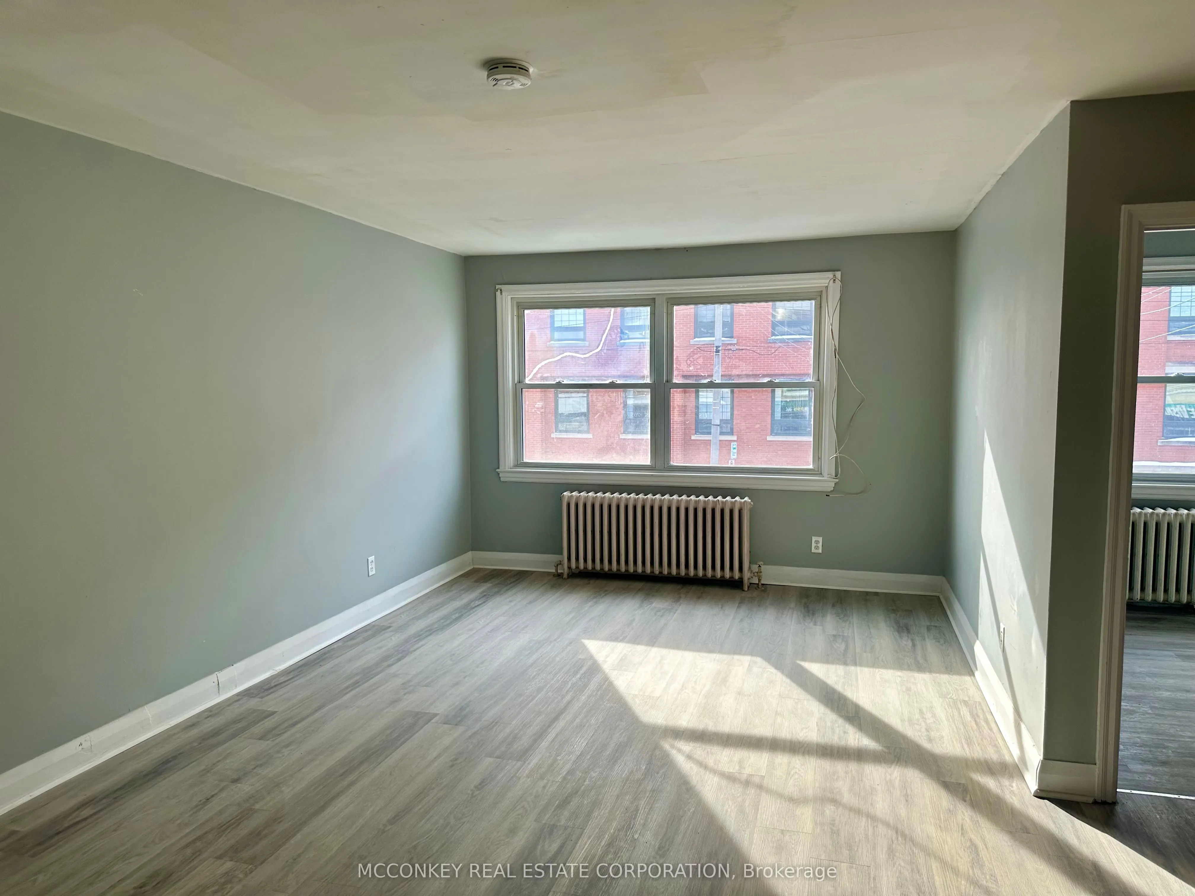 324 Charlotte Street, #Upper