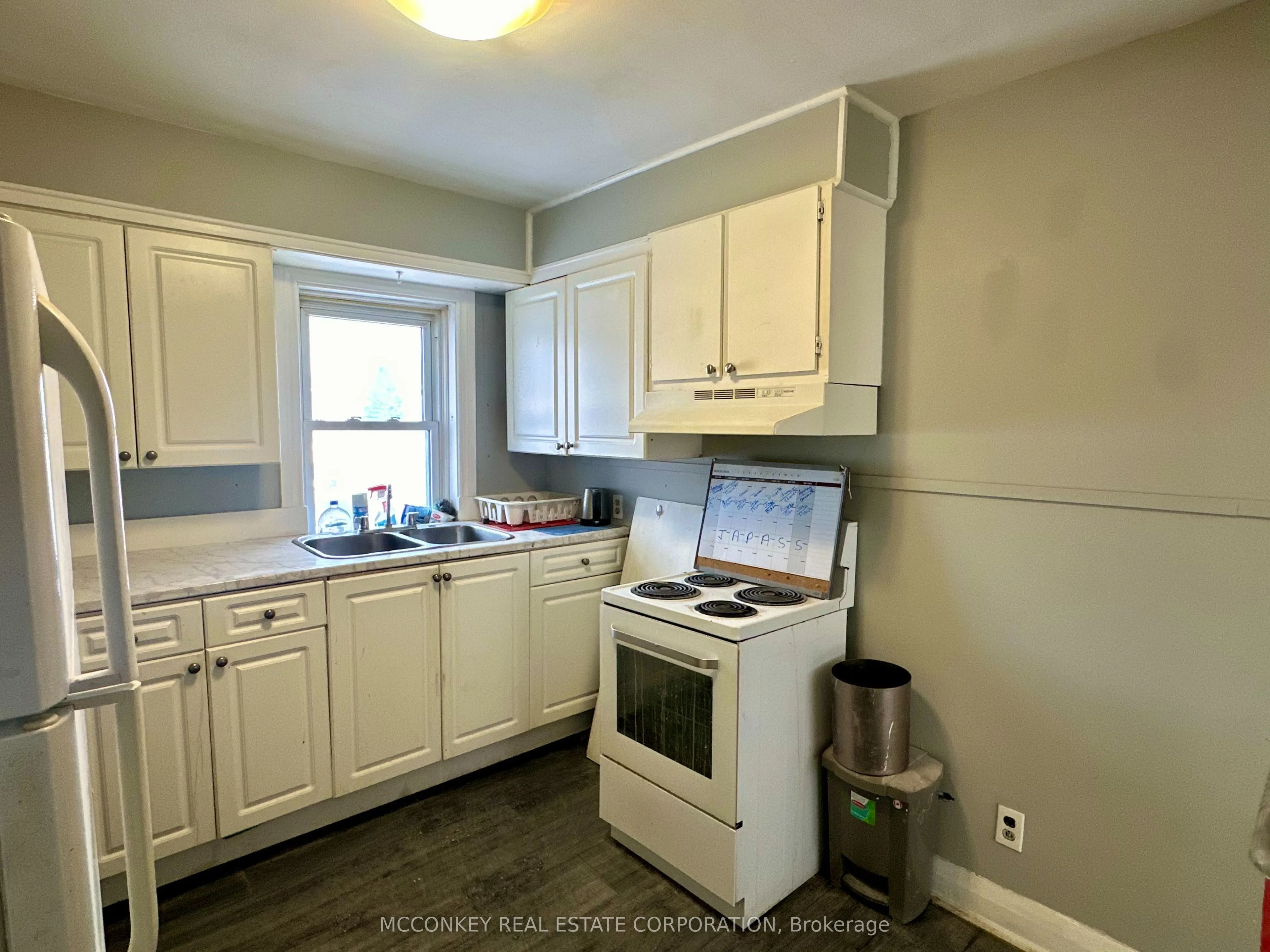 324 Charlotte Street, #Upper