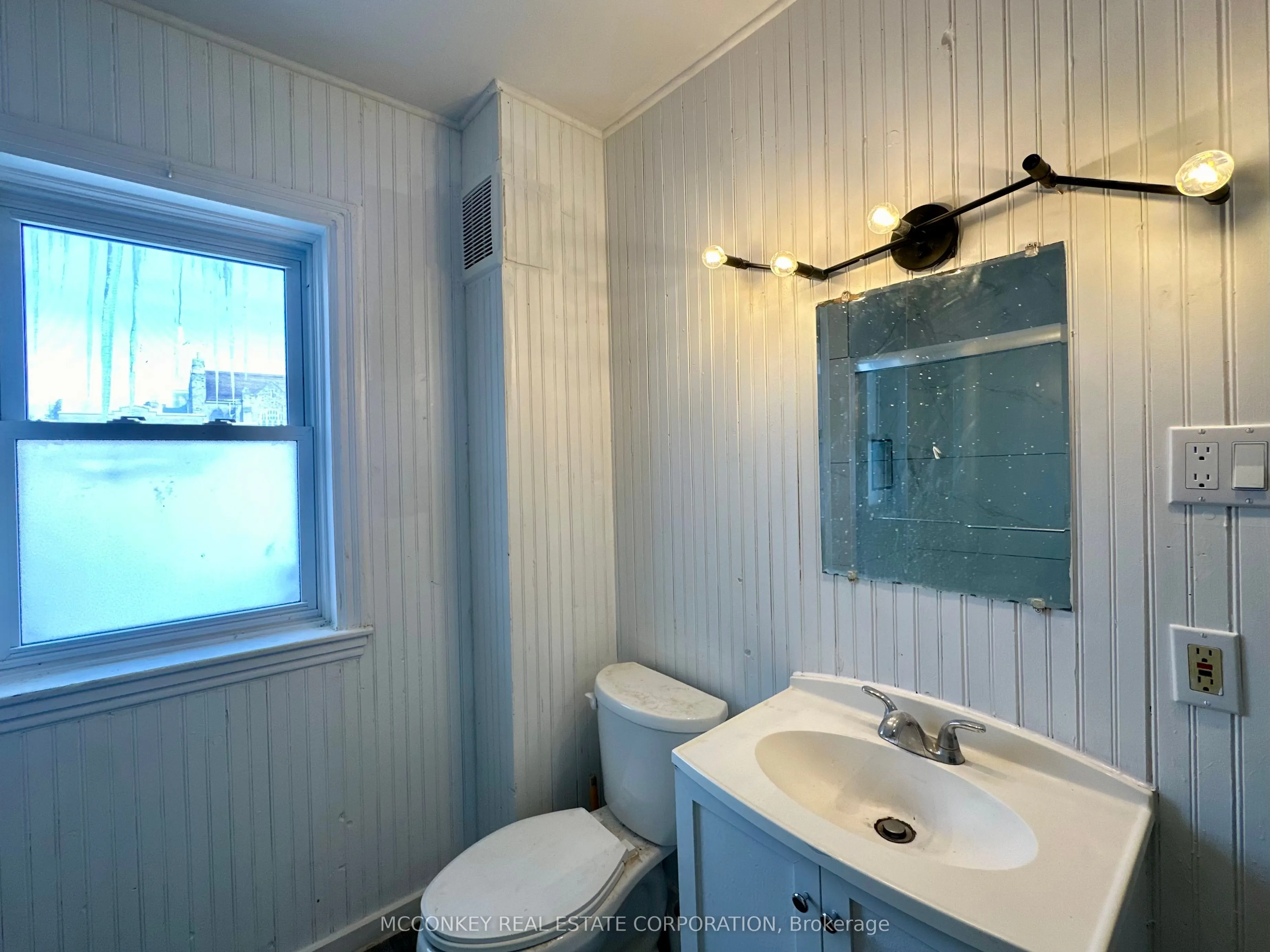 324 Charlotte Street, #Upper