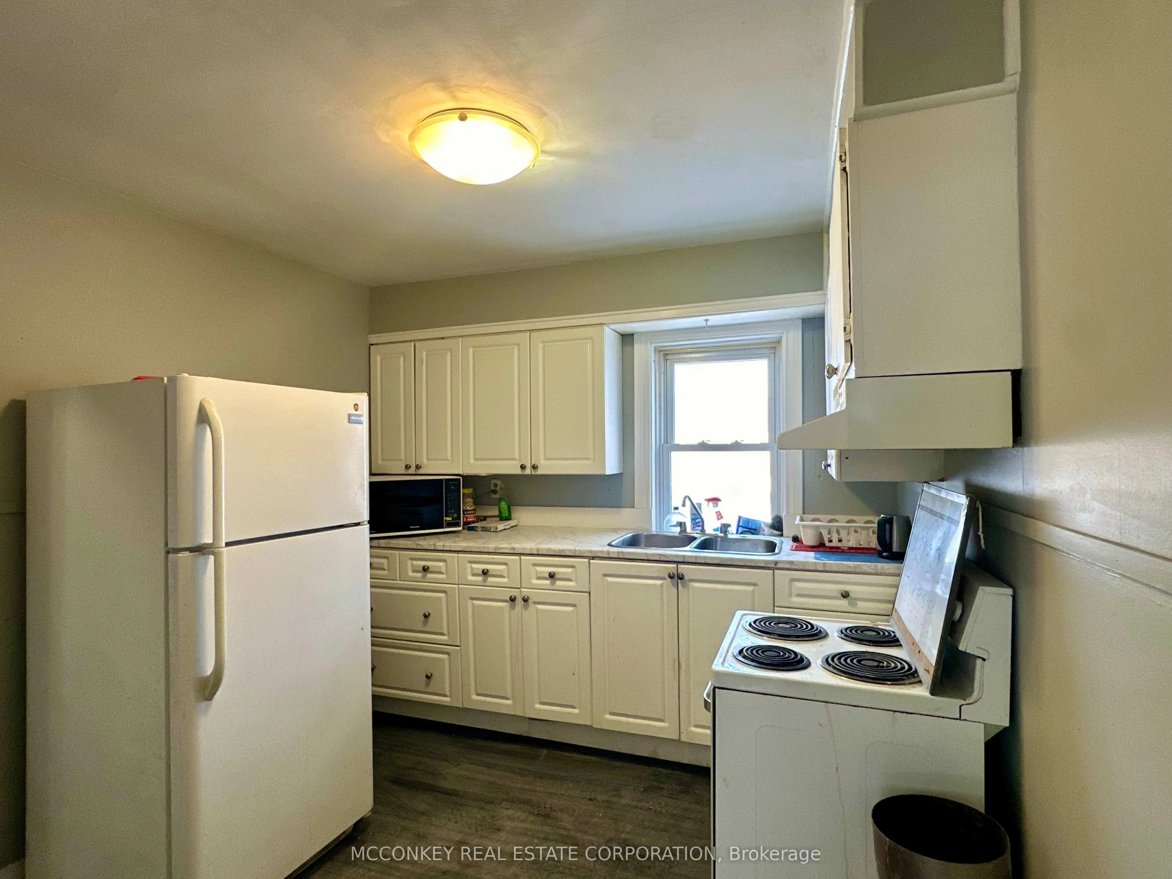 324 Charlotte Street, #Upper