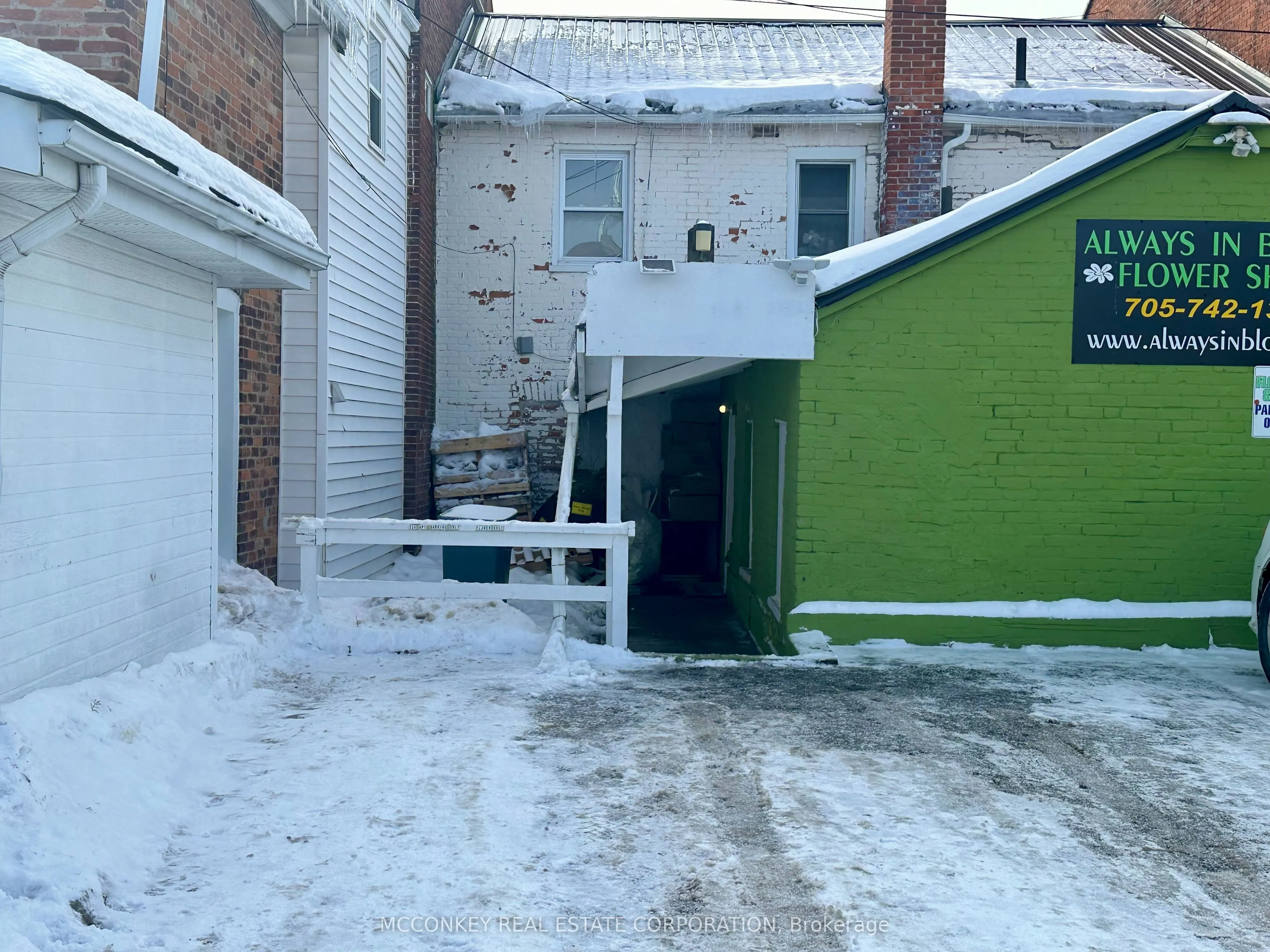 324 Charlotte Street, #Upper