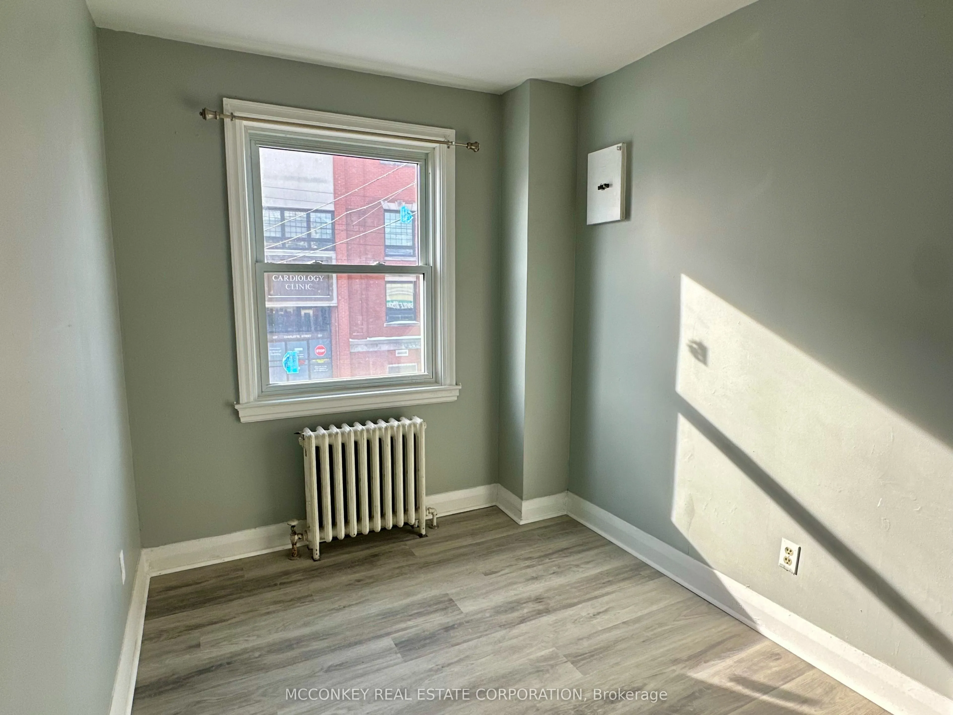 324 Charlotte Street, #Upper