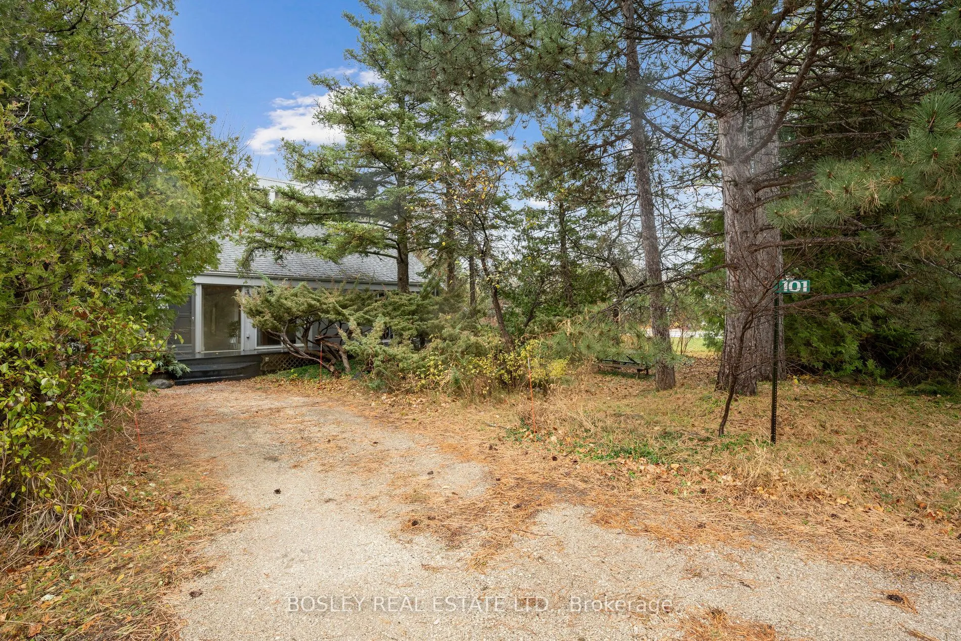 101 St Moritz Crescent
