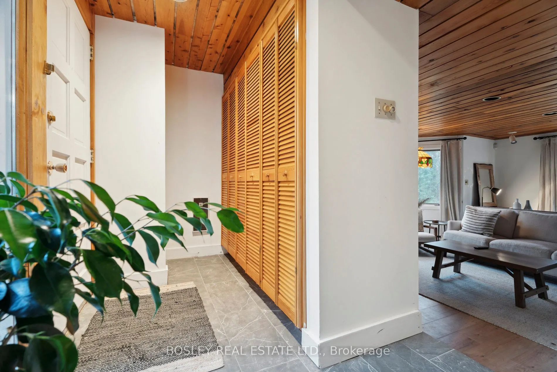 101 St Moritz Crescent
