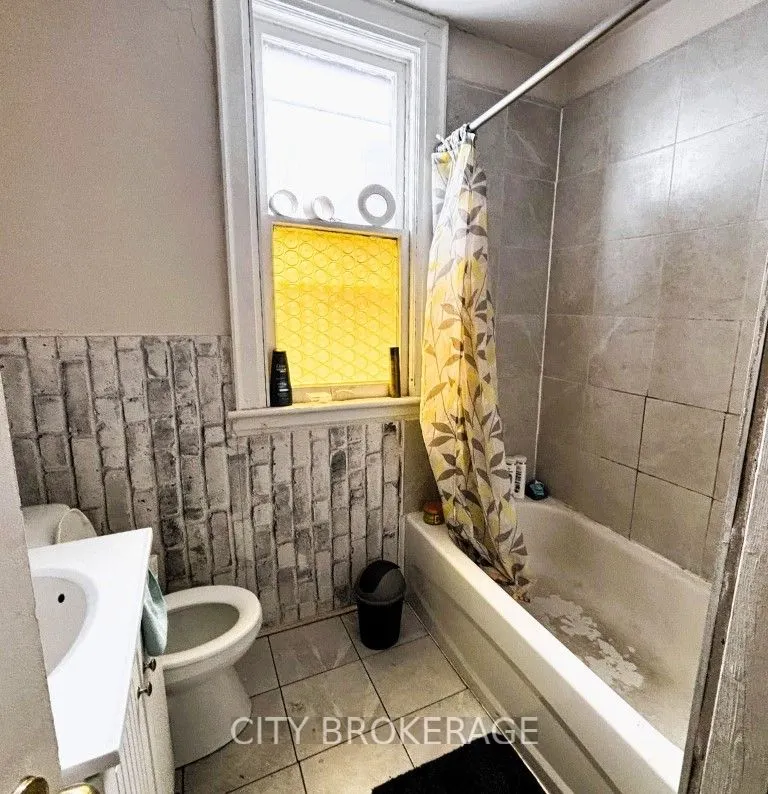 4 Rosemont Avenue