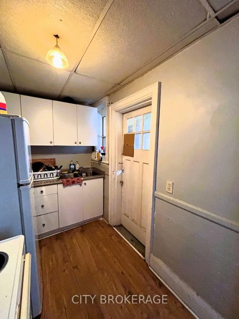 4 Rosemont Avenue