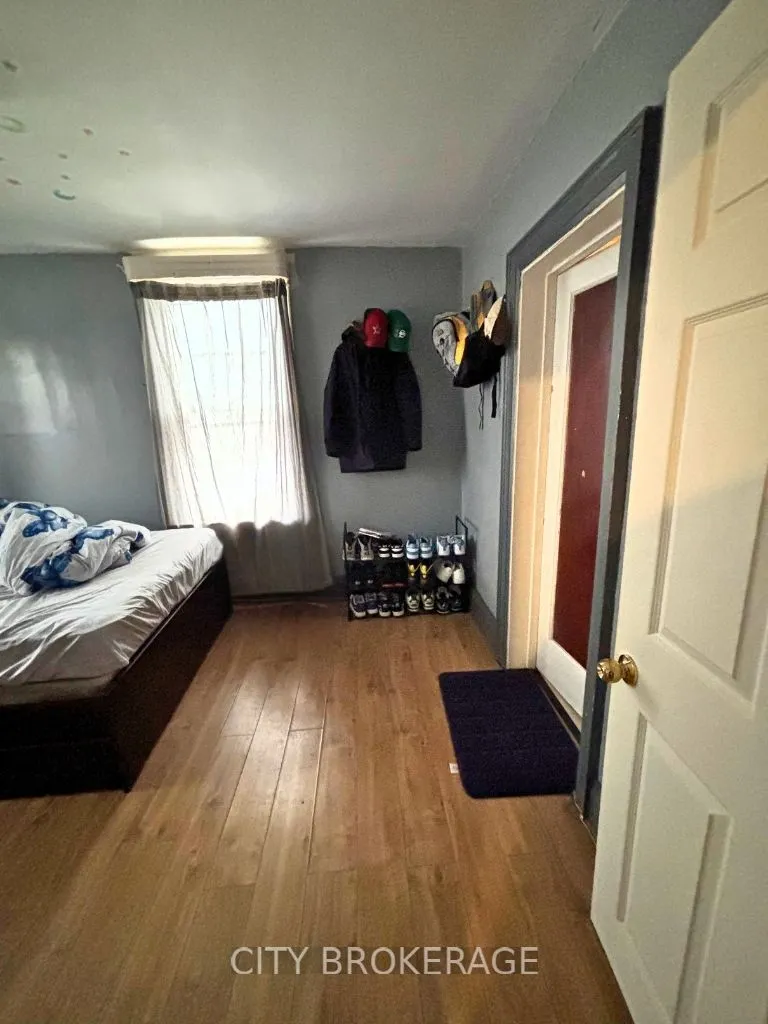 4 Rosemont Avenue