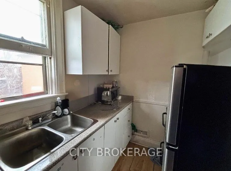 4 Rosemont Avenue